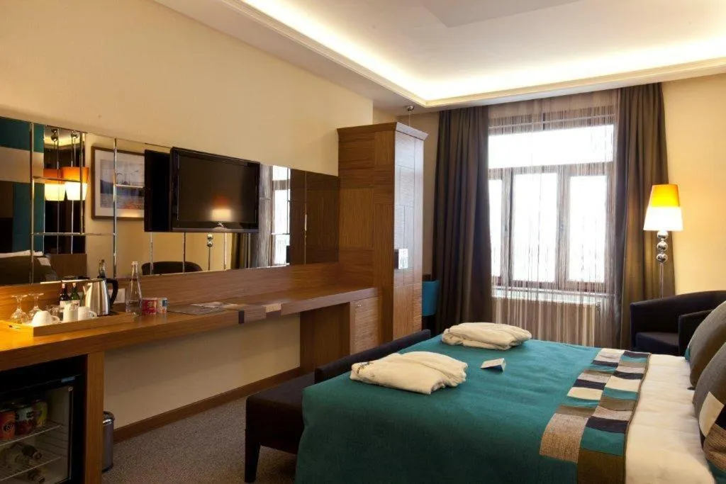 Photo of the whole room, Bed in Collage Pera Hotel