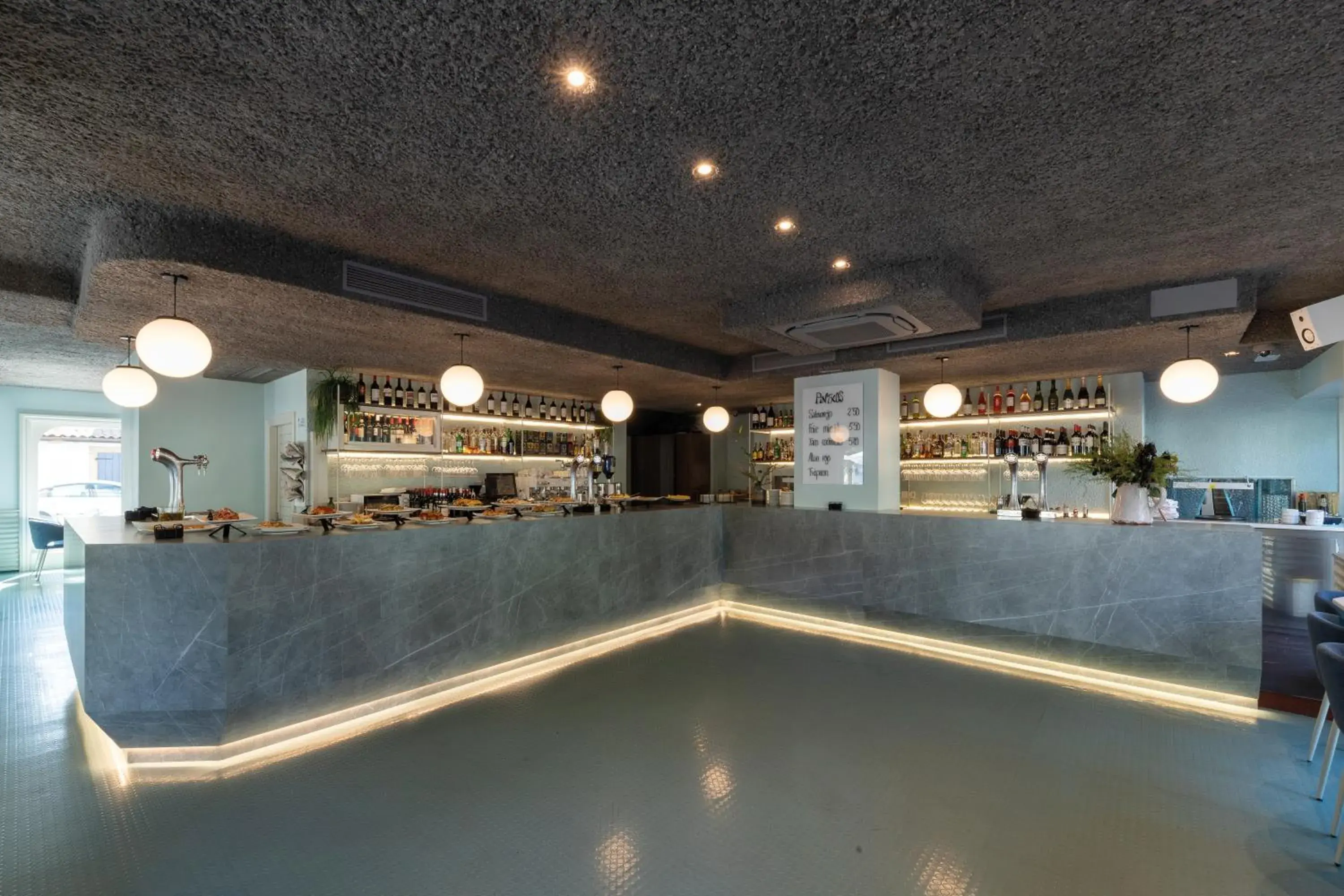 Lounge or bar in Hotel Jauregui Lounge or bar in Hotel Jauregui