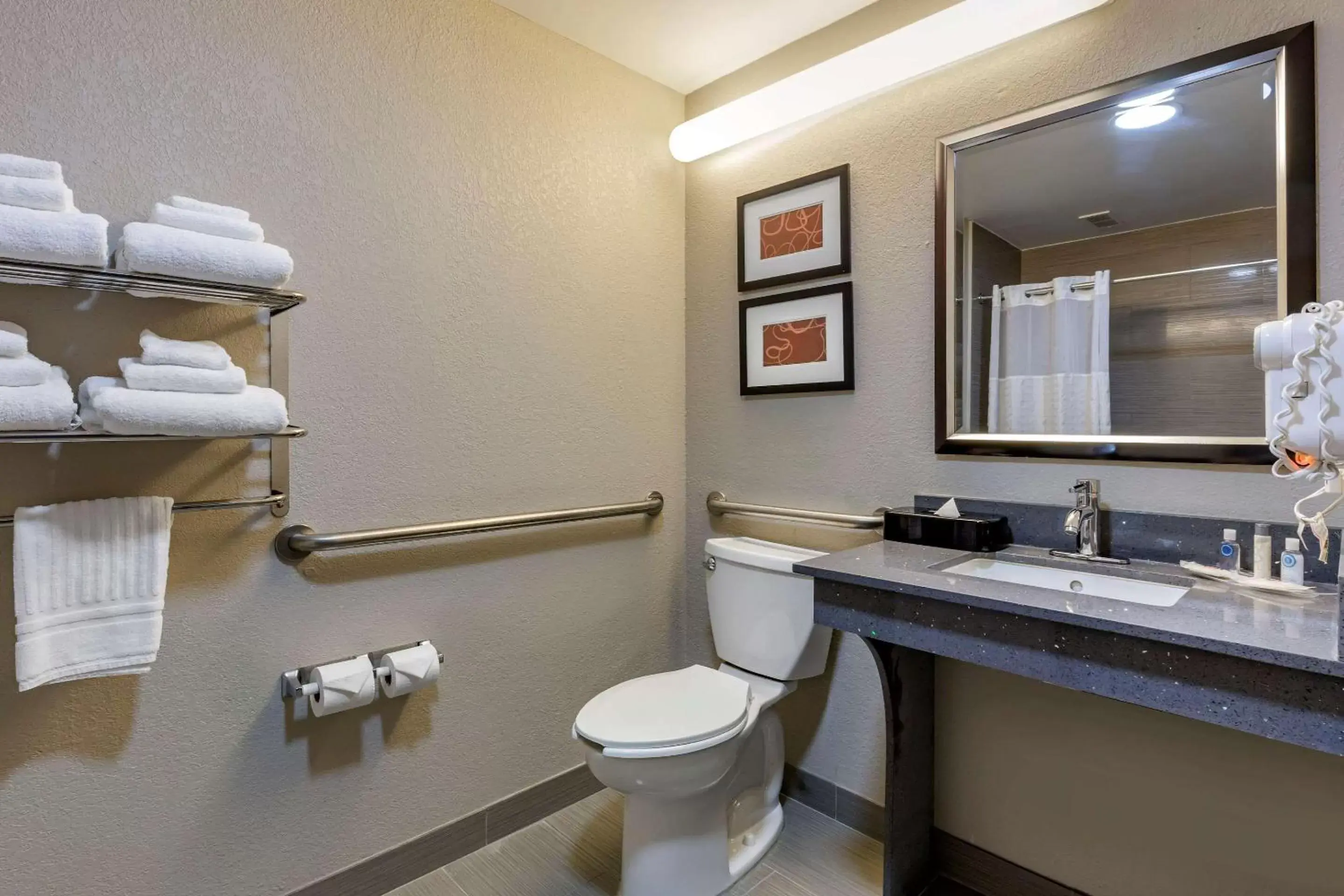 Bedroom, Bathroom in Comfort Suites Pineville - Ballantyne Area