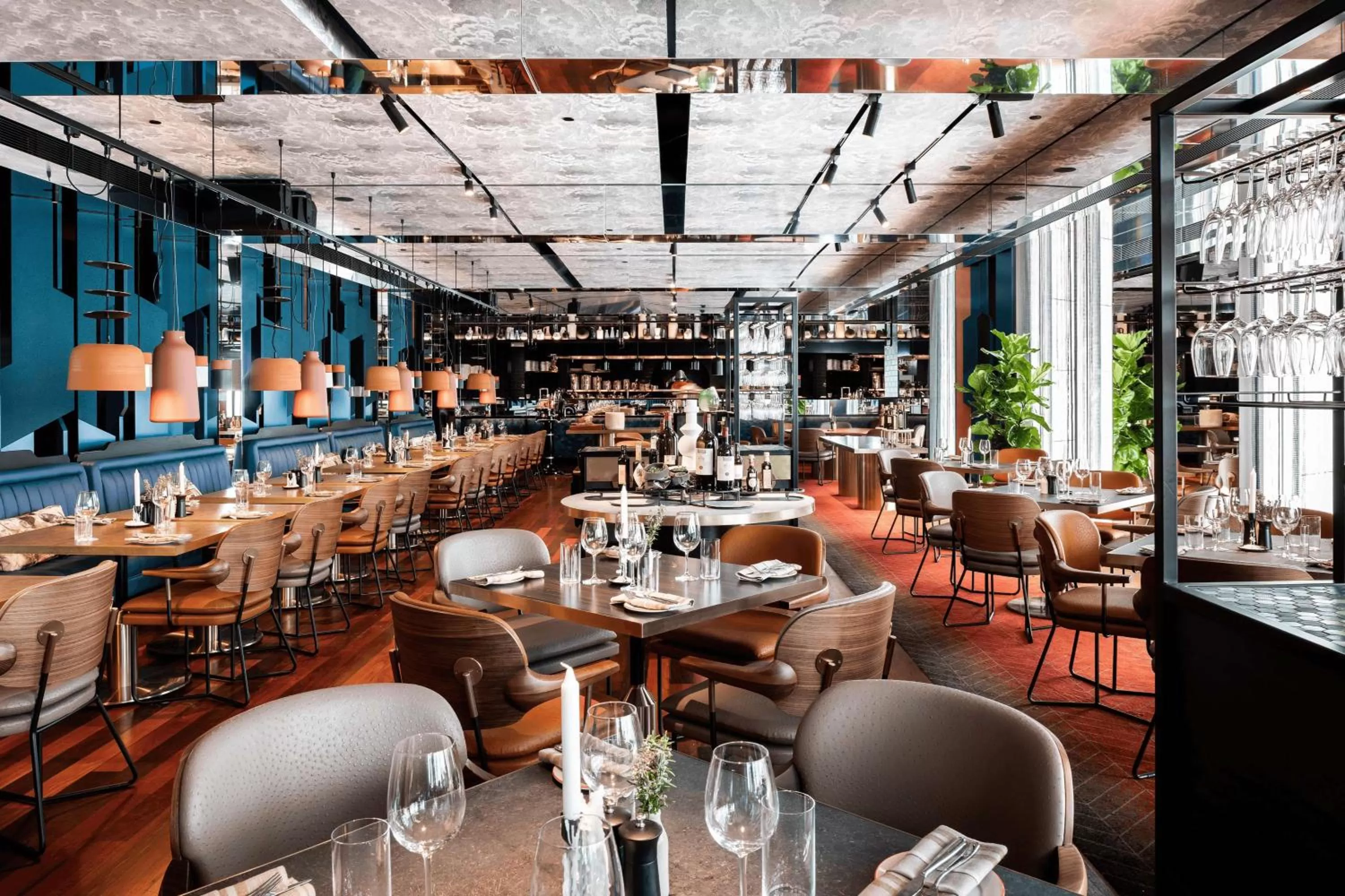 Restaurant/places to eat in QT Perth