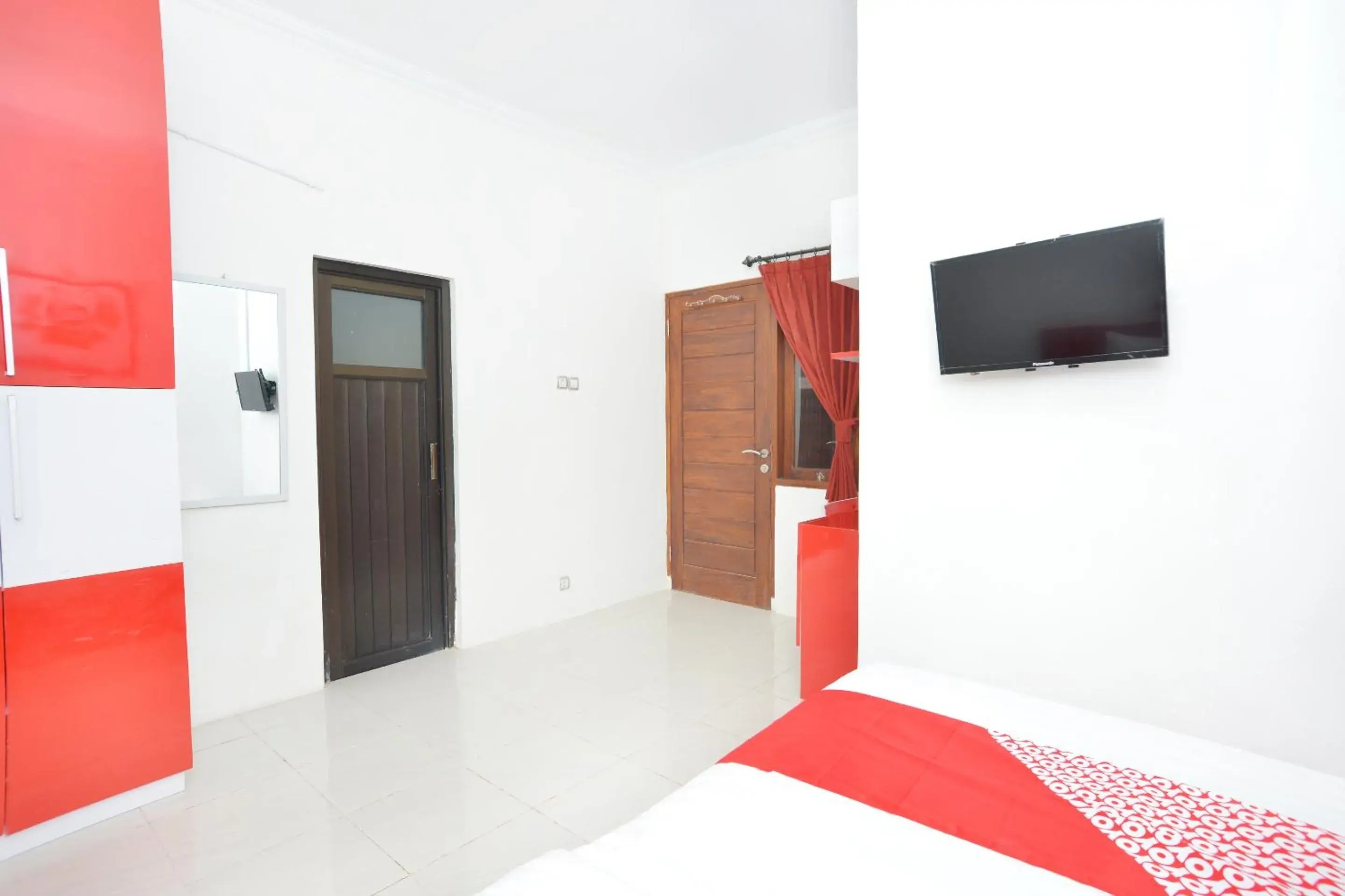 Bedroom, Bed in OYO 745 Griya Jasmine Syariah