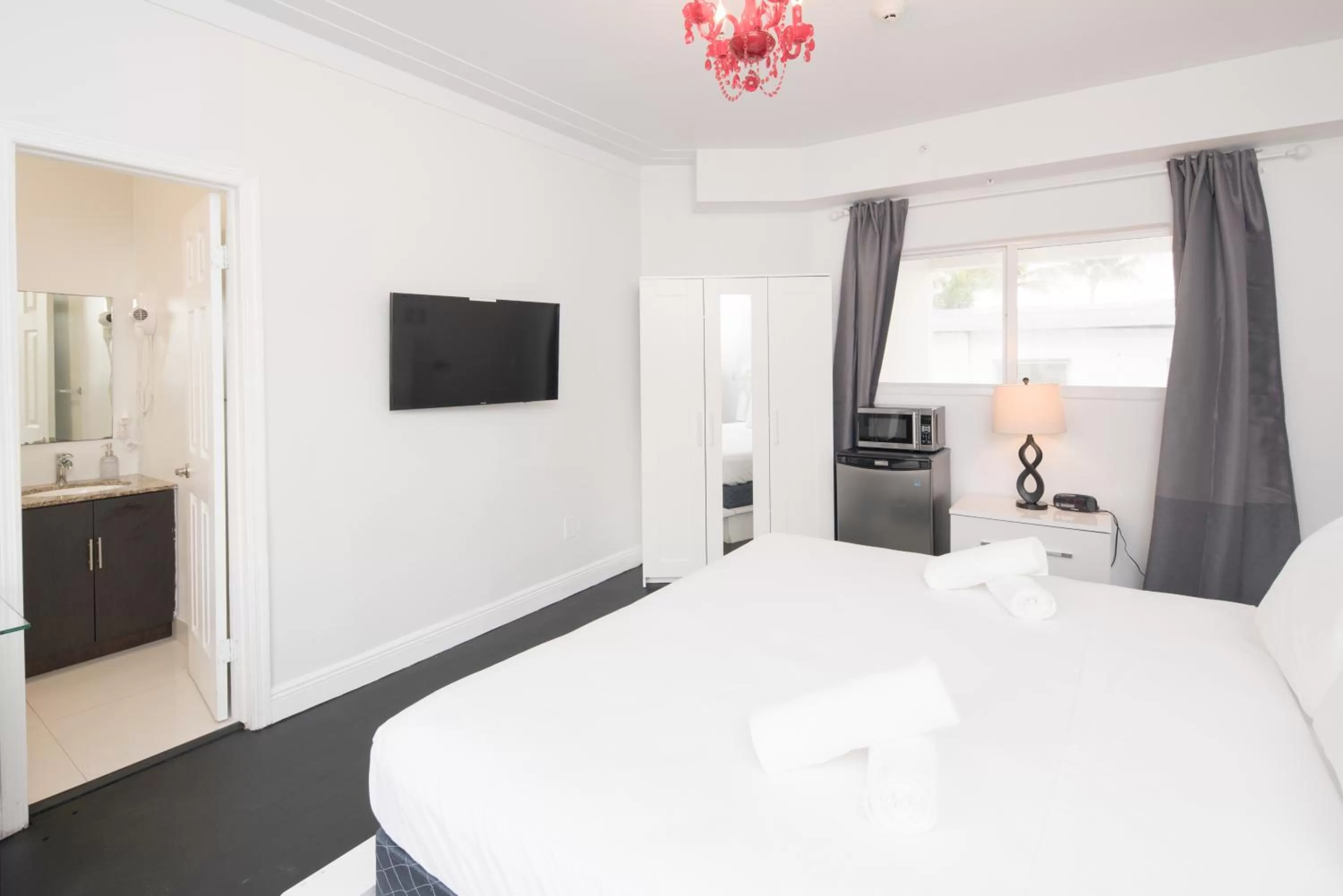 Bedroom, Bed in The Donovan at Miami Beach