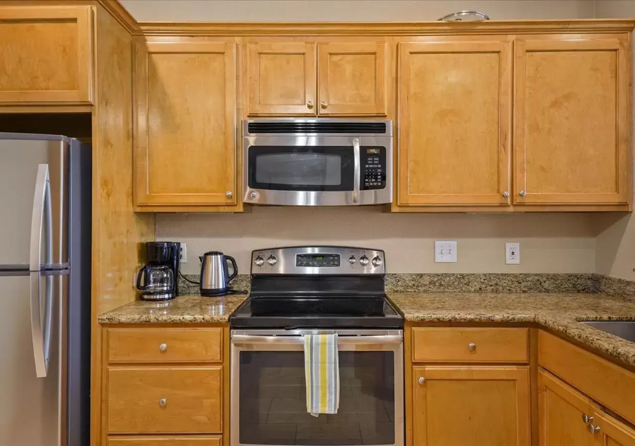 Kitchen or kitchenette, Kitchen/Kitchenette in The Dawn on Galveston Beach