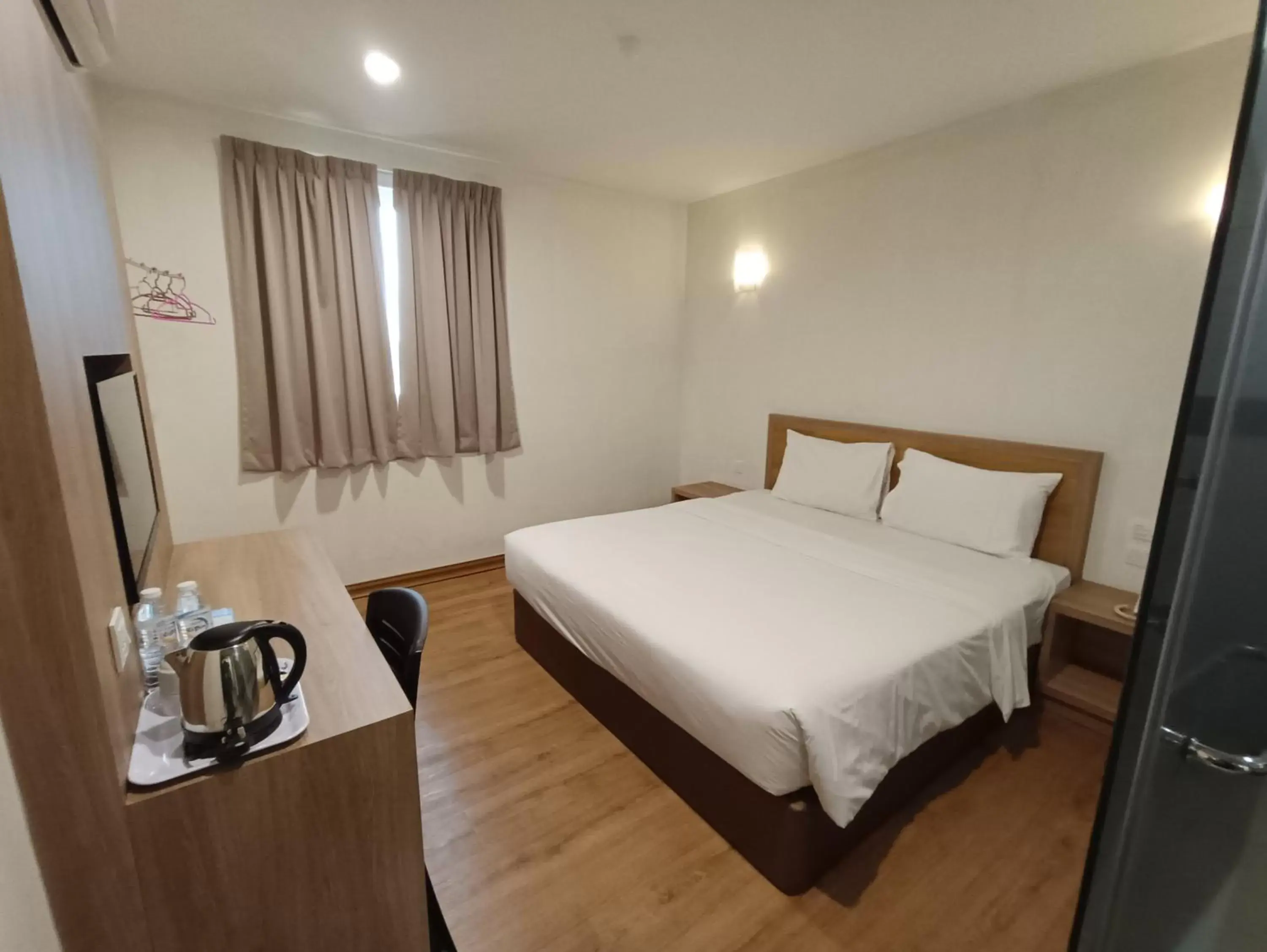 Bedroom, Bed in Greencity Hotel