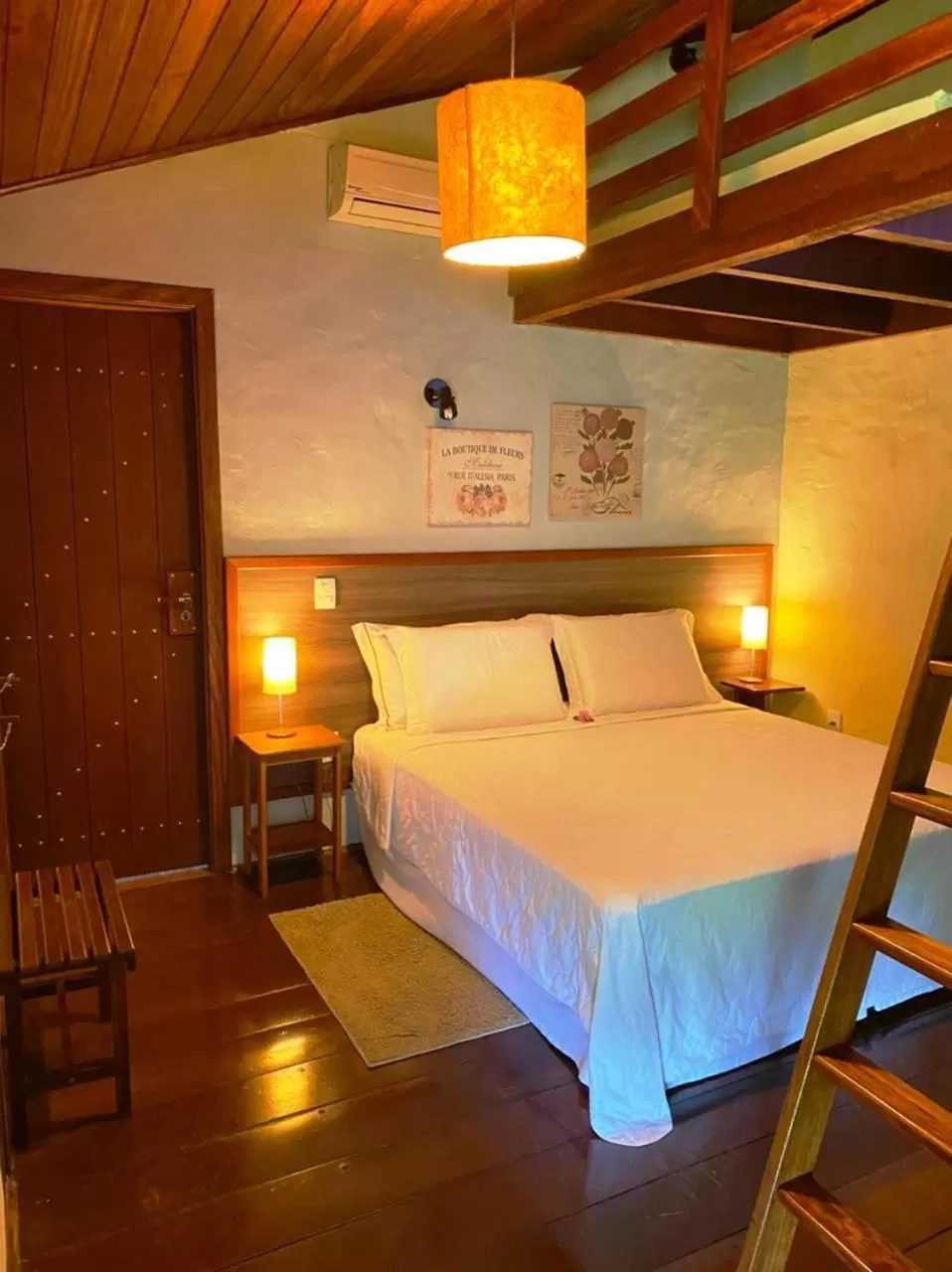 View (from property/room), Bed in Hotel Santa Esmeralda