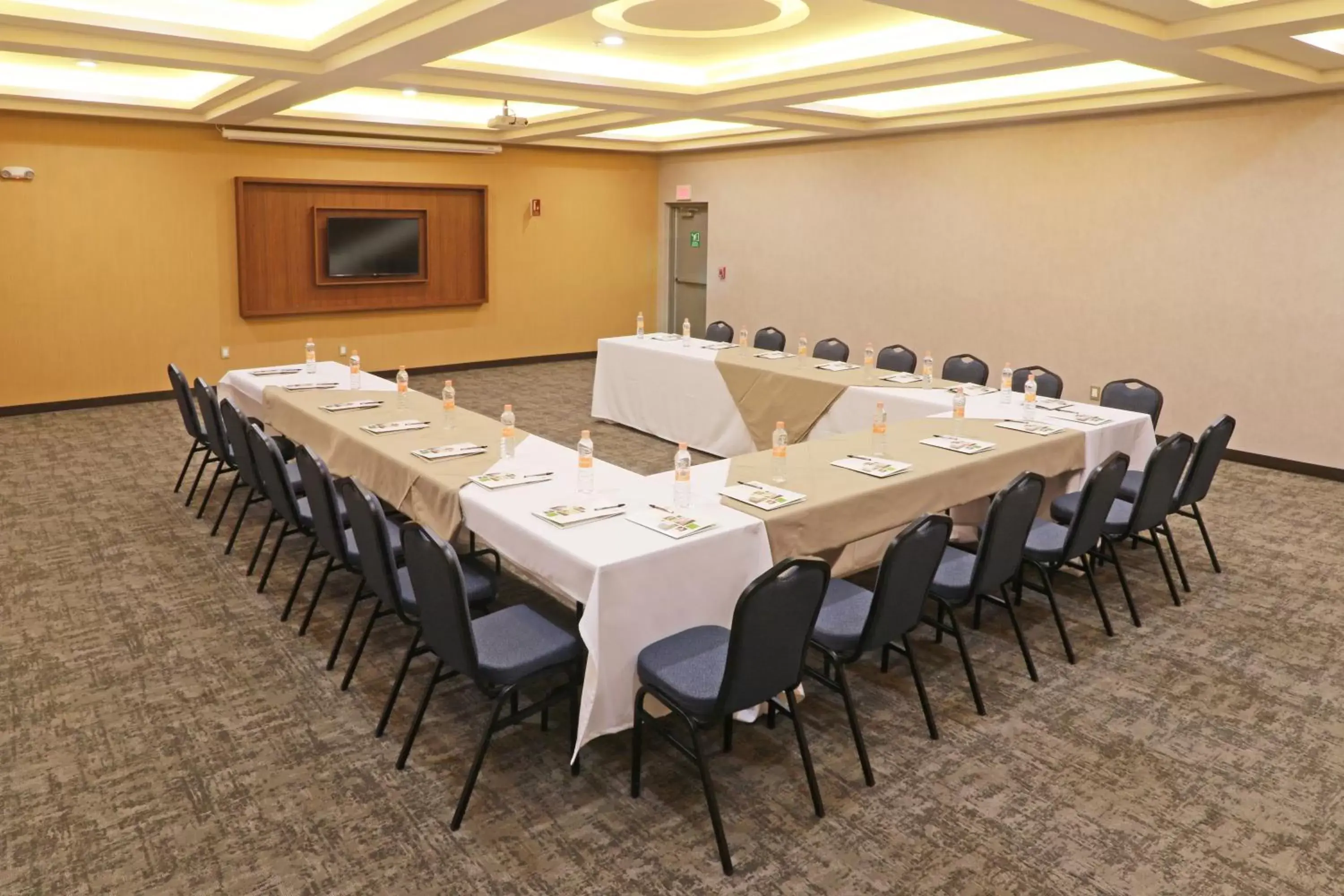 Meeting/conference room in Holiday Inn - Ciudad Juarez, an IHG Hotel