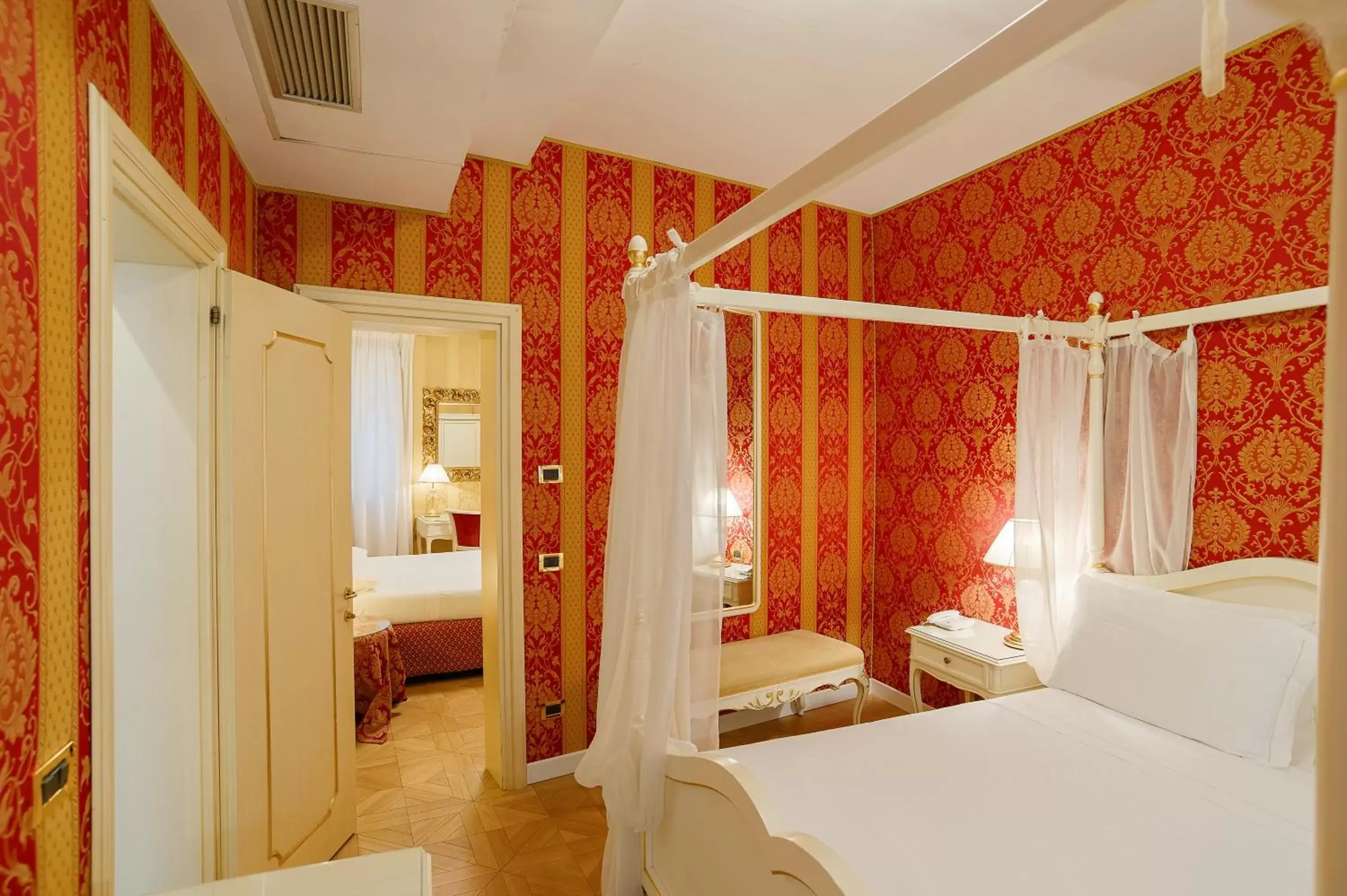 Bed in Hotel San Zaccaria