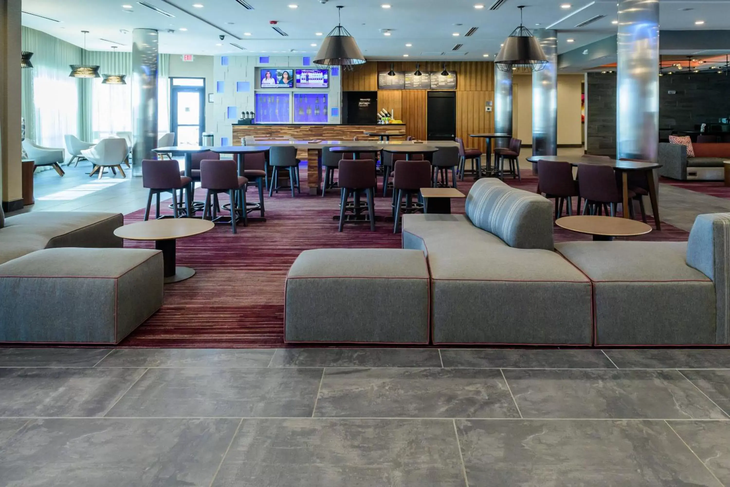 Lobby or reception, Lounge/Bar in Courtyard by Marriott Lake Jackson