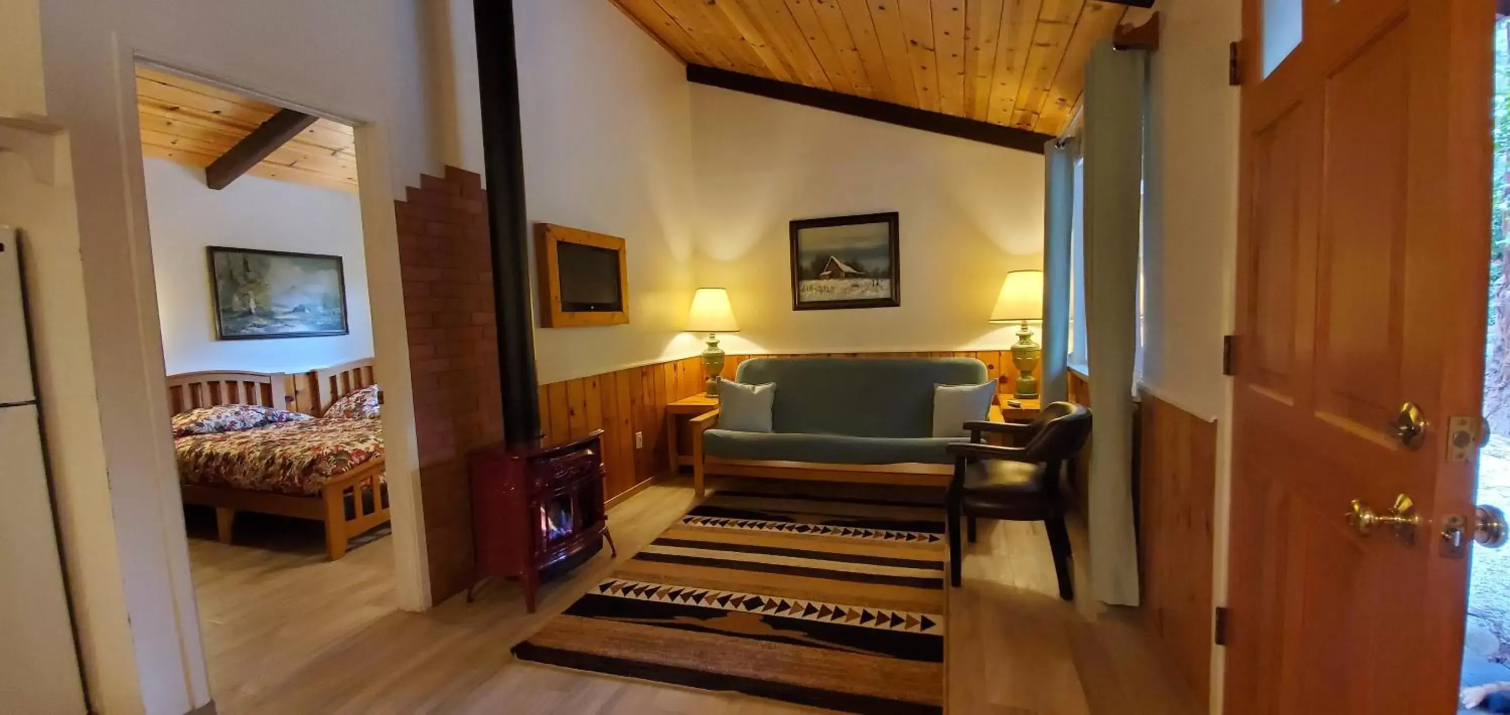 Living room, Seating Area in Fern River Resort