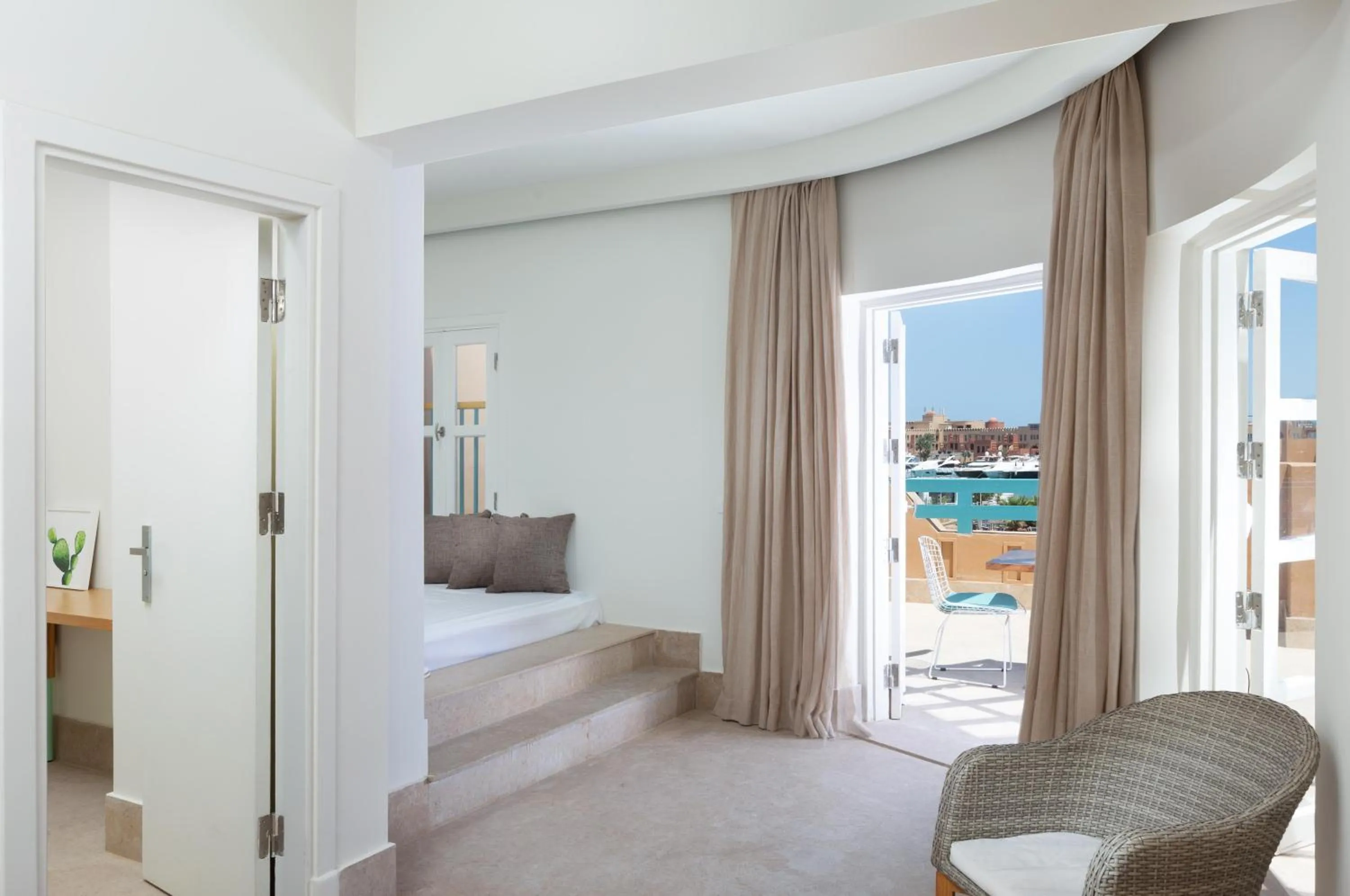 View (from property/room), Bed in Captain's Inn Hotel