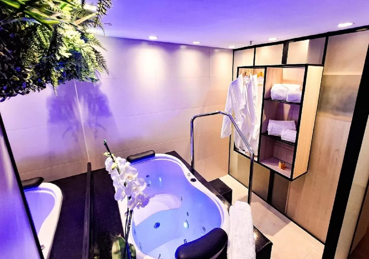 Bedroom in eSuites Virgínia Luxemburgo