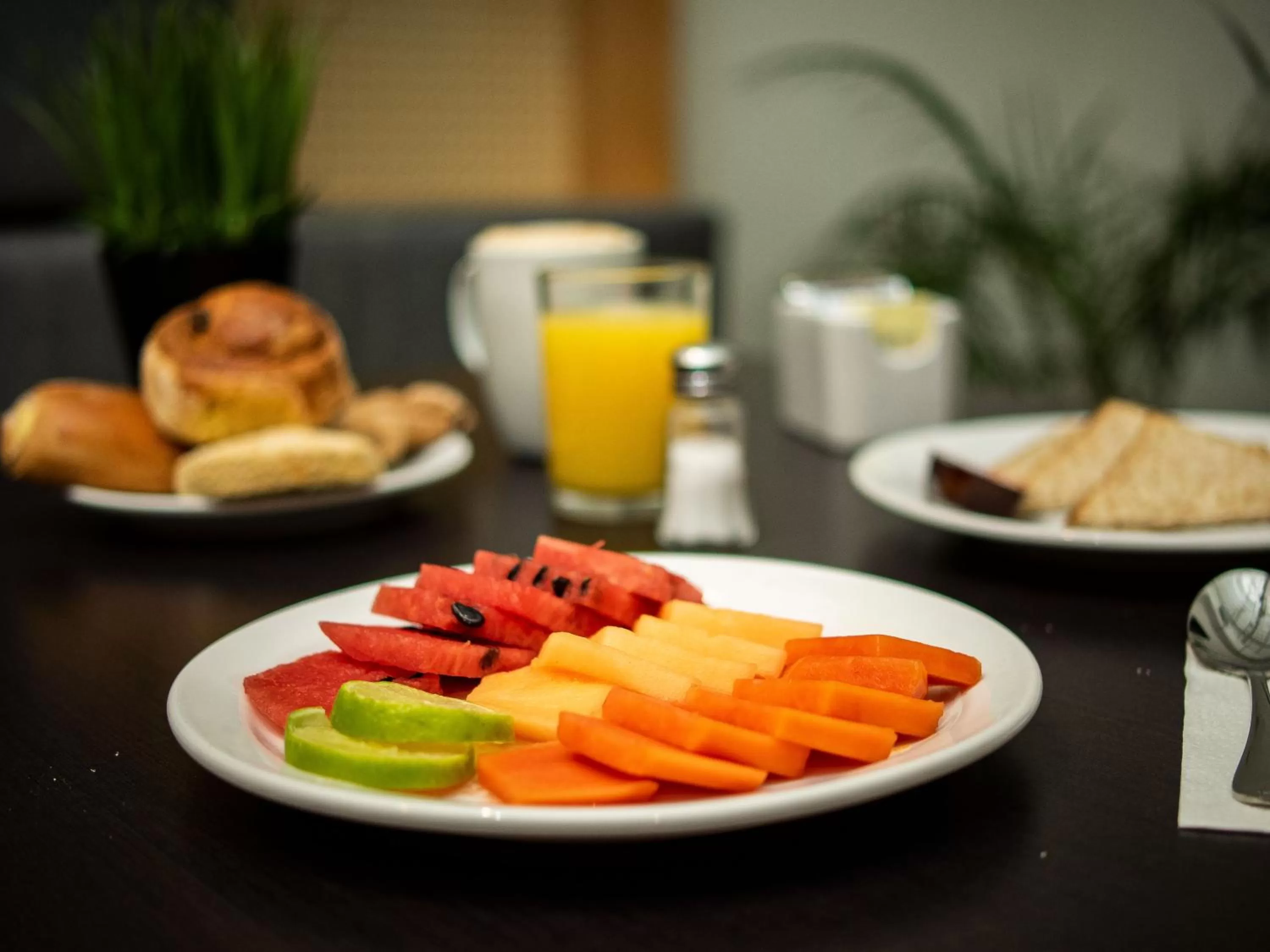 Breakfast in Hotel Mesaluna Near American Consulate