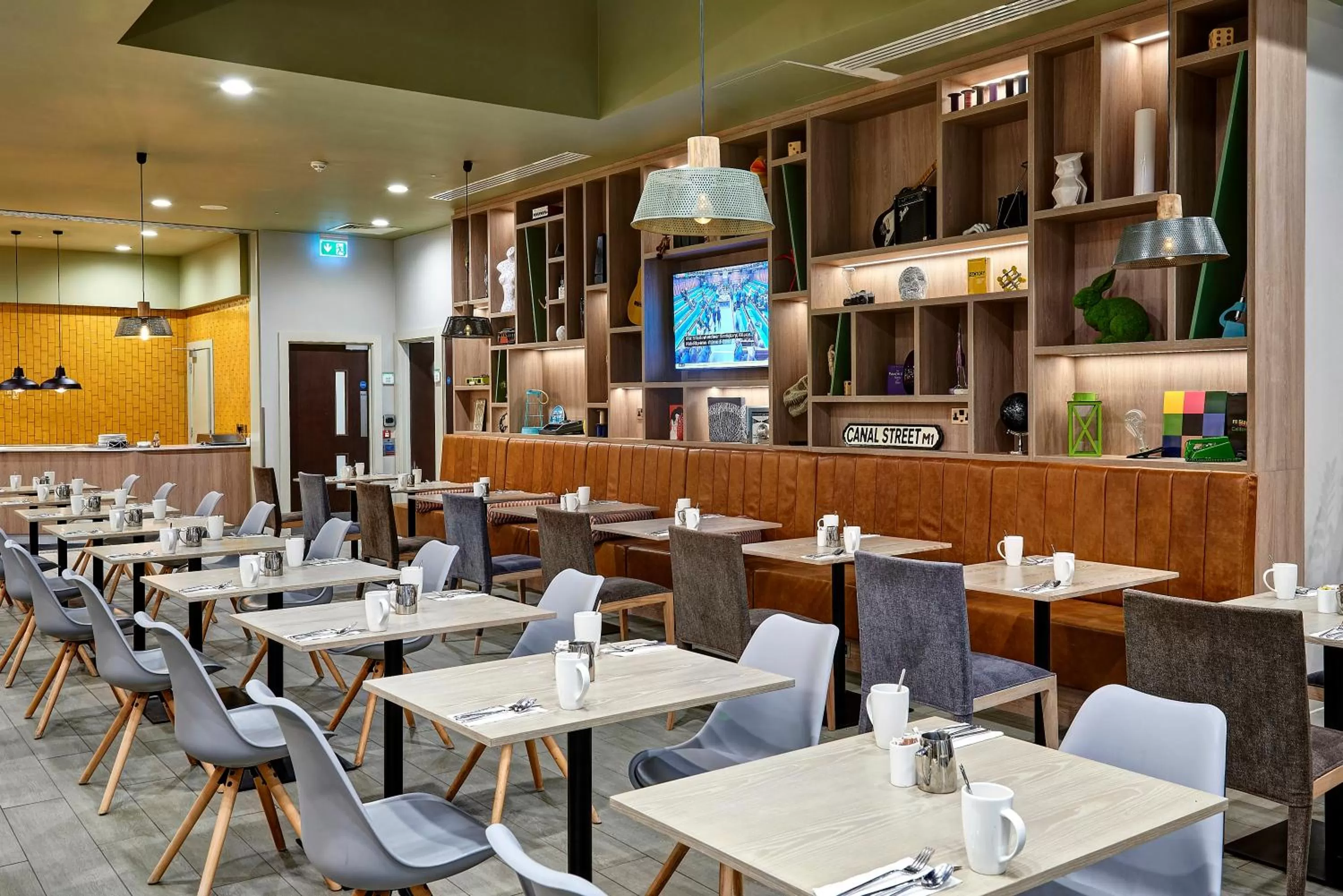 Restaurant/places to eat in Holiday Inn Manchester - City Centre by IHG