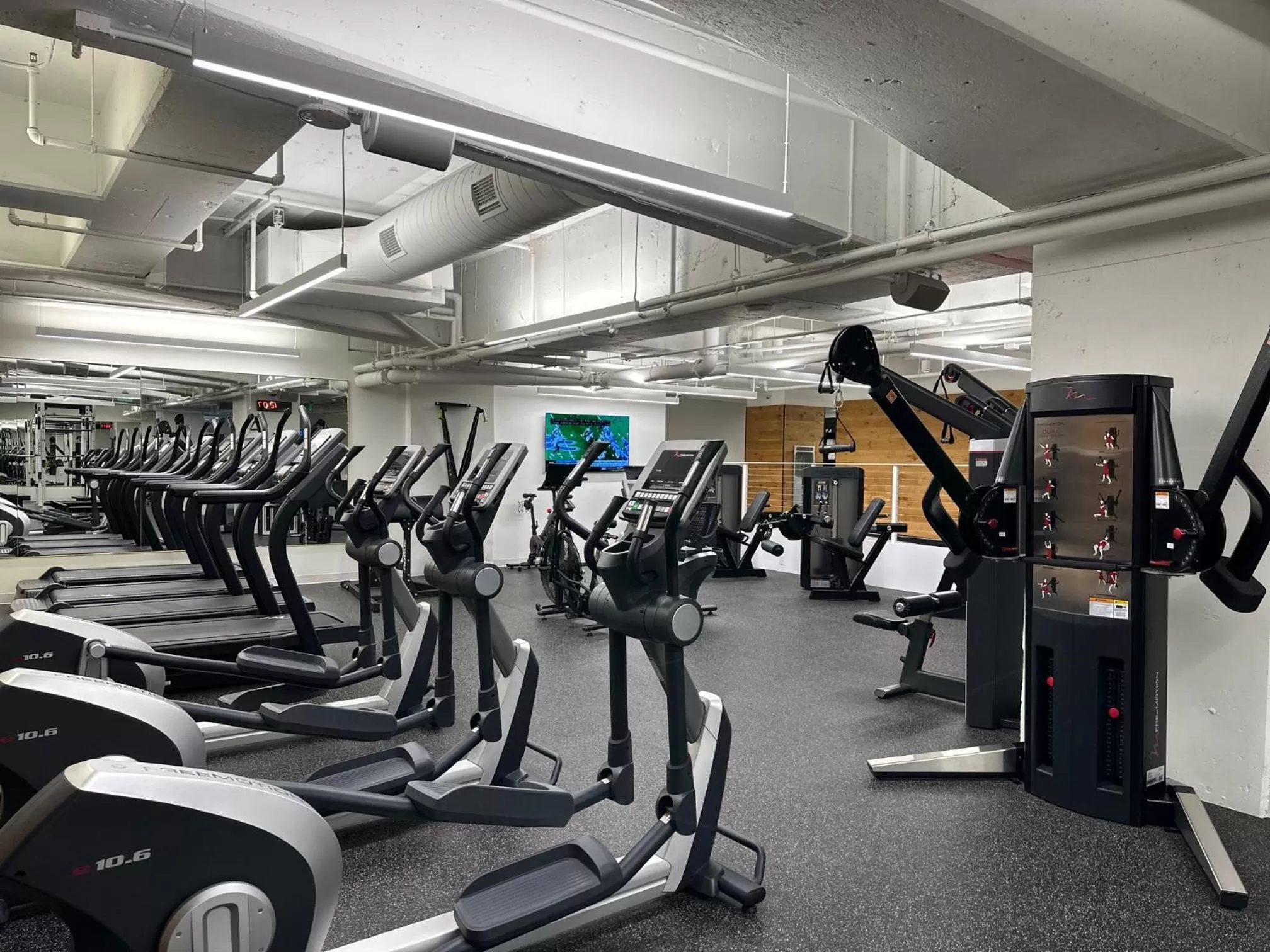 Fitness centre/facilities in Mint House Dallas - Downtown