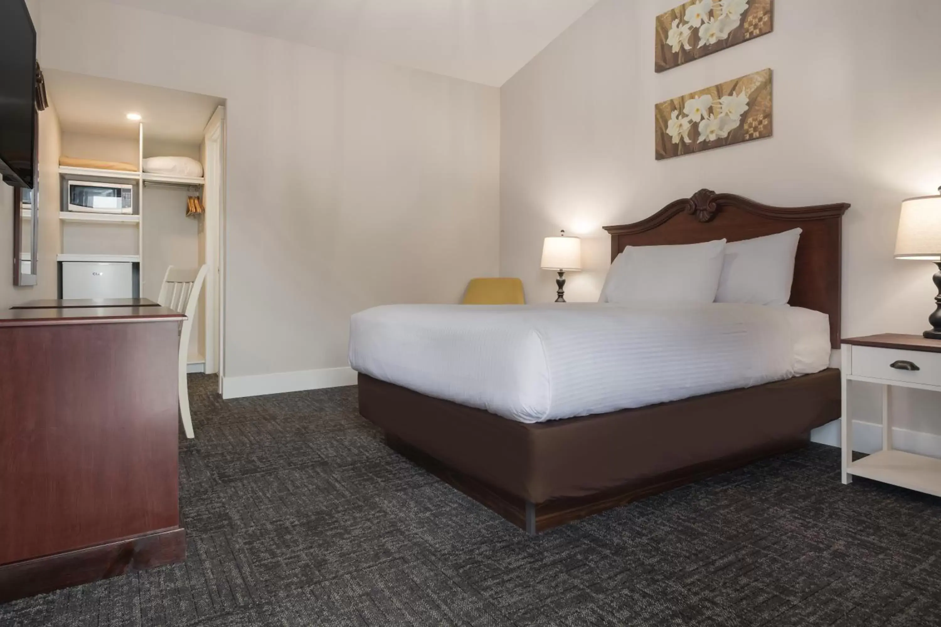 Bed in Canadas Best Value Inn & Suites-Charlottetown Bed in Canadas Best Value Inn & Suites-Charlottetown