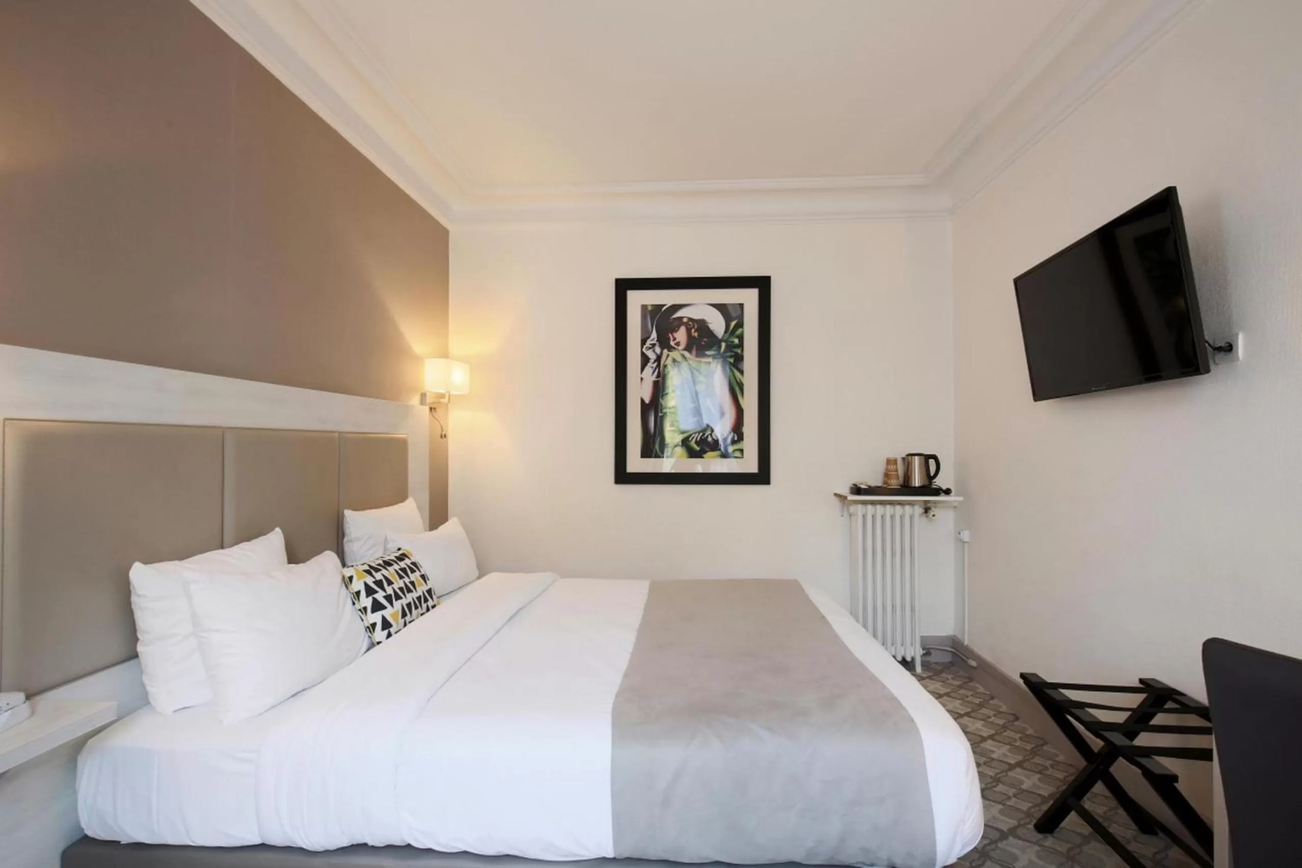 Bed in Grand Hôtel Des Gobelins