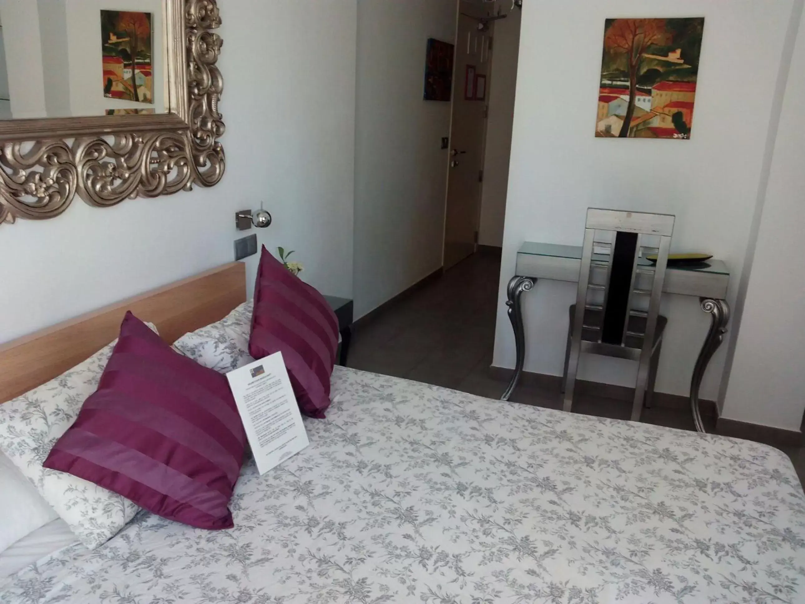 Bedroom, Seating Area in Hotel Palacio Alcázar