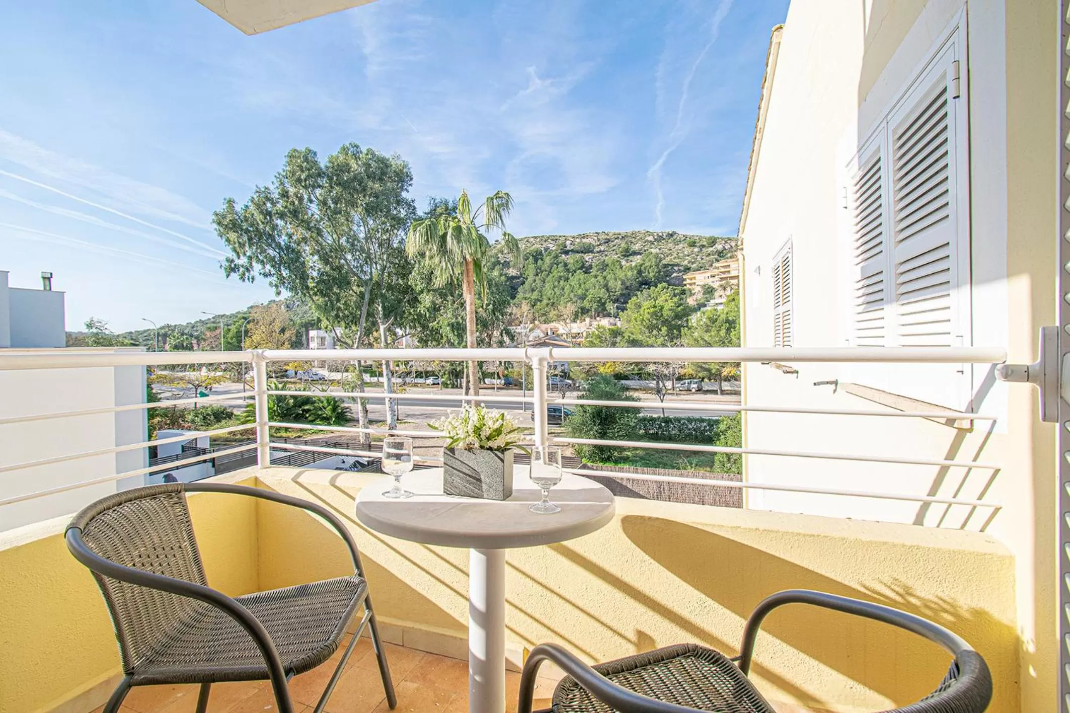 Day in Apartamentos Falcó