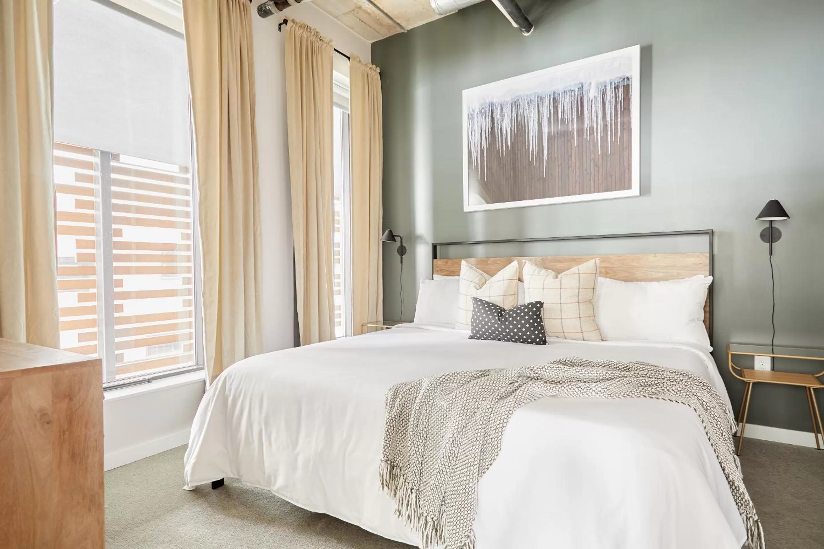 Room Photo in Sonder at REVEL