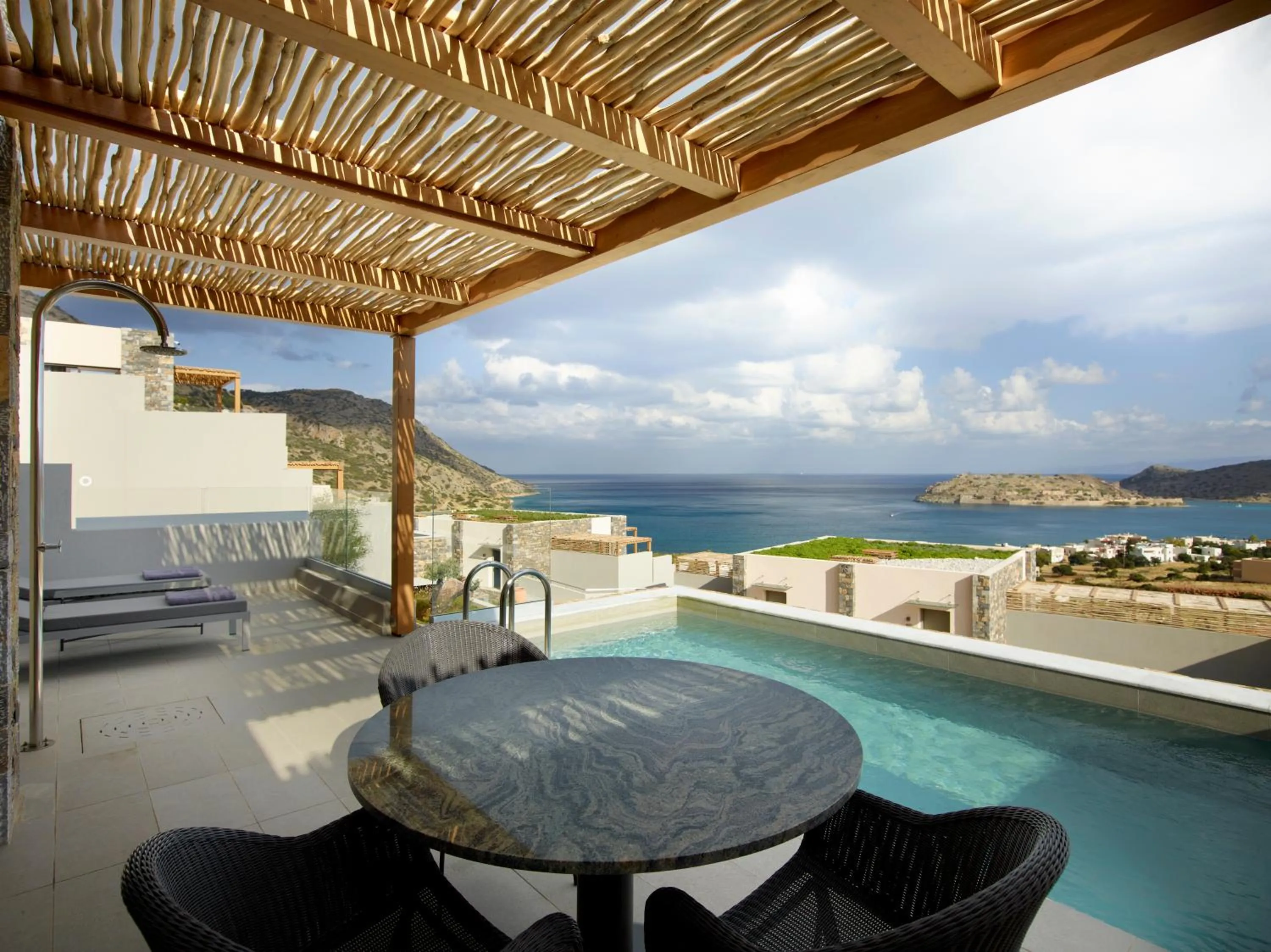 Pool view in Cayo Exclusive Resort & Spa