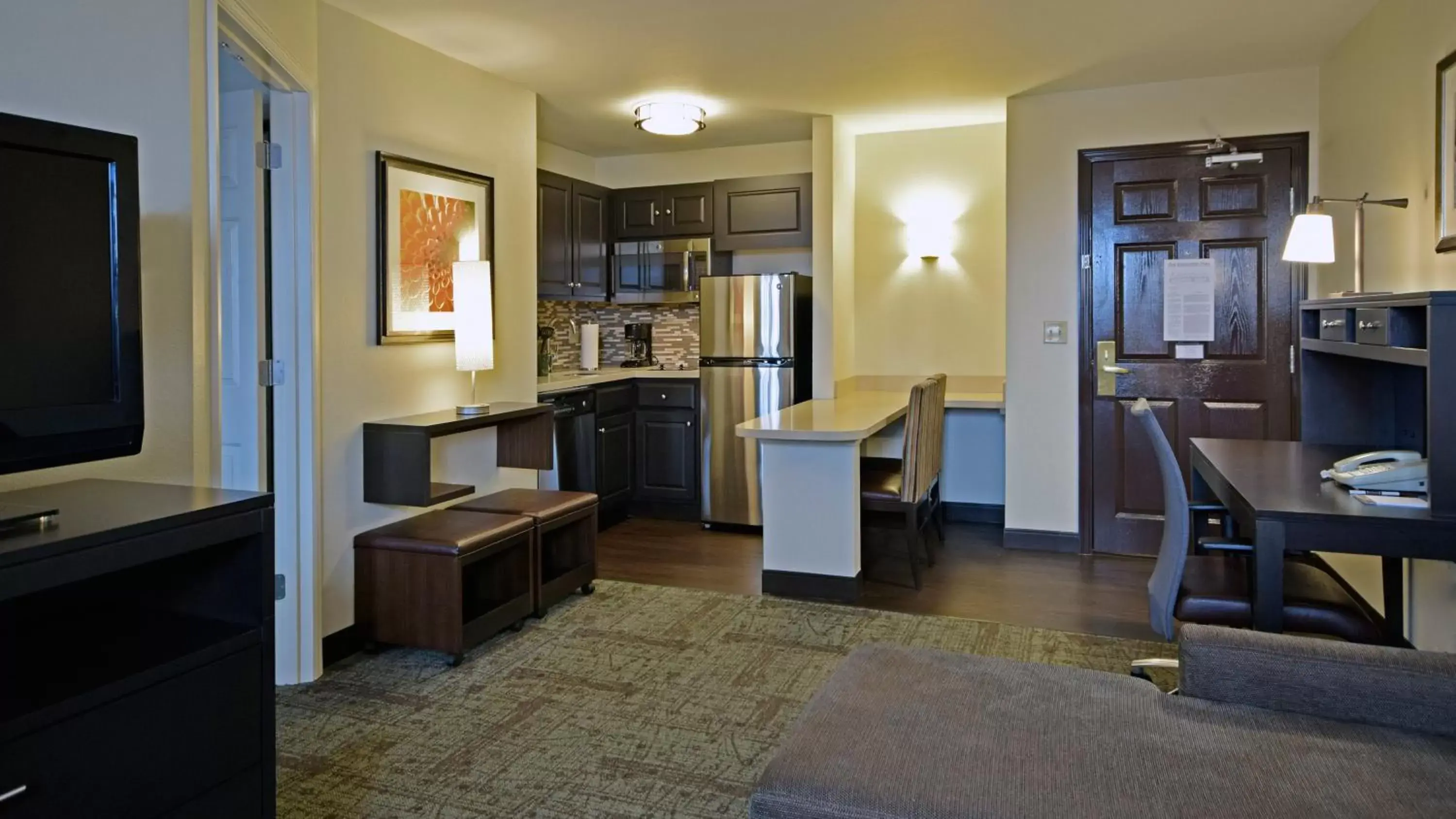 Photo of the whole room, Kitchen/Kitchenette in Staybridge Suites - Cincinnati North, an IHG Hotel