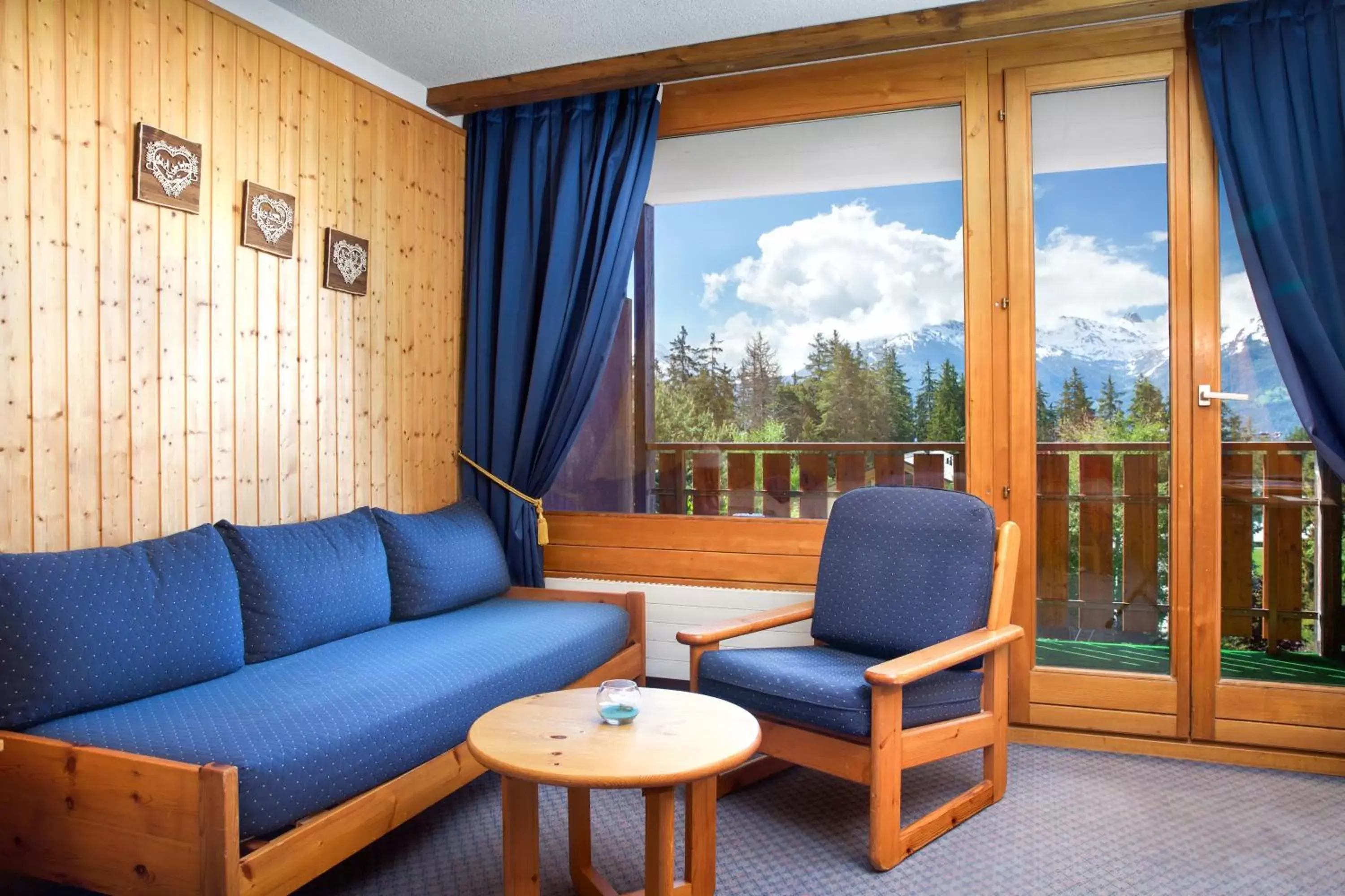 Day, Seating Area in Hotel La Prairie