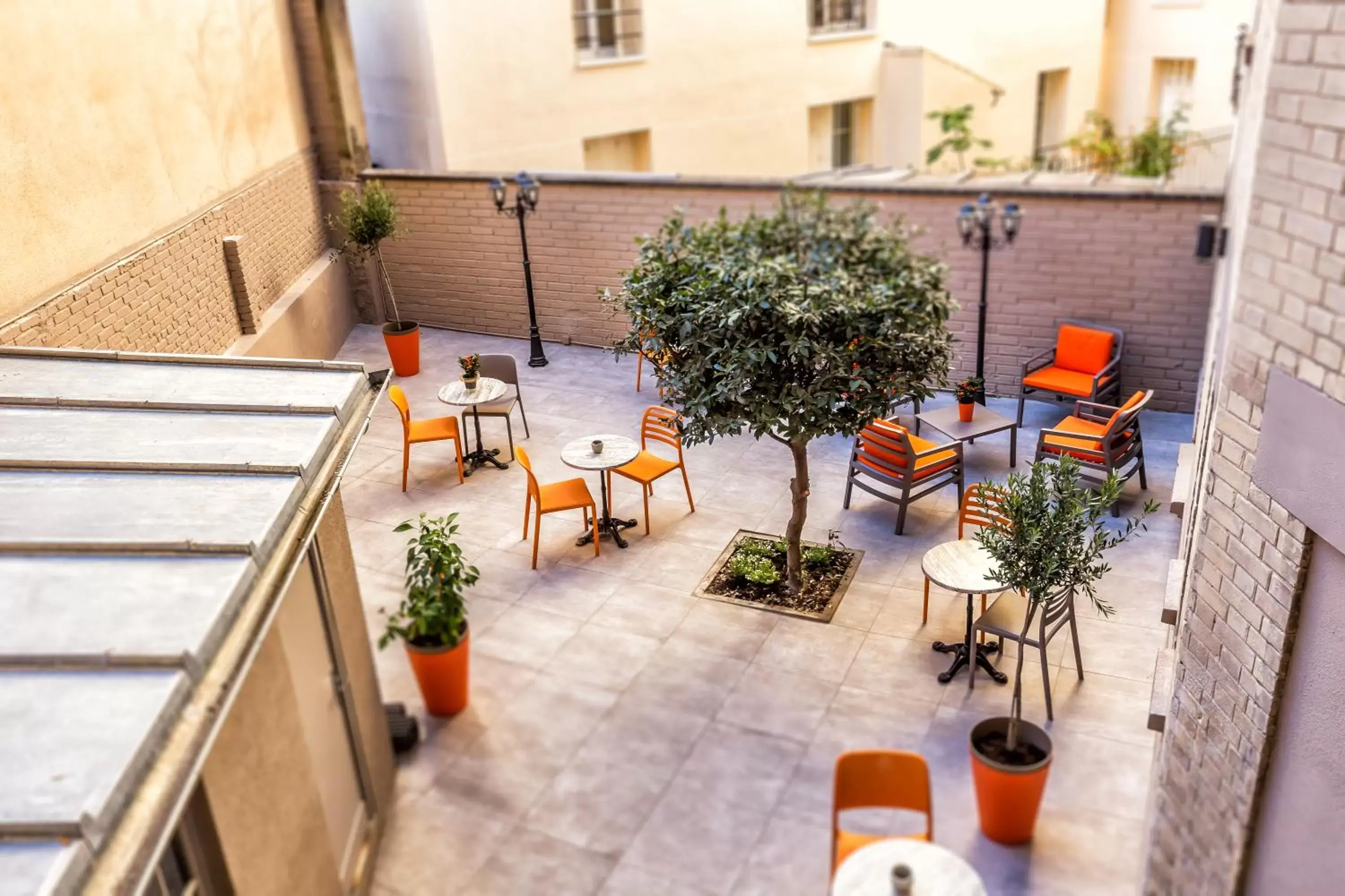 Balcony/Terrace, Restaurant/Places to Eat in Paris d'Issy Hôtel Porte de Versailles