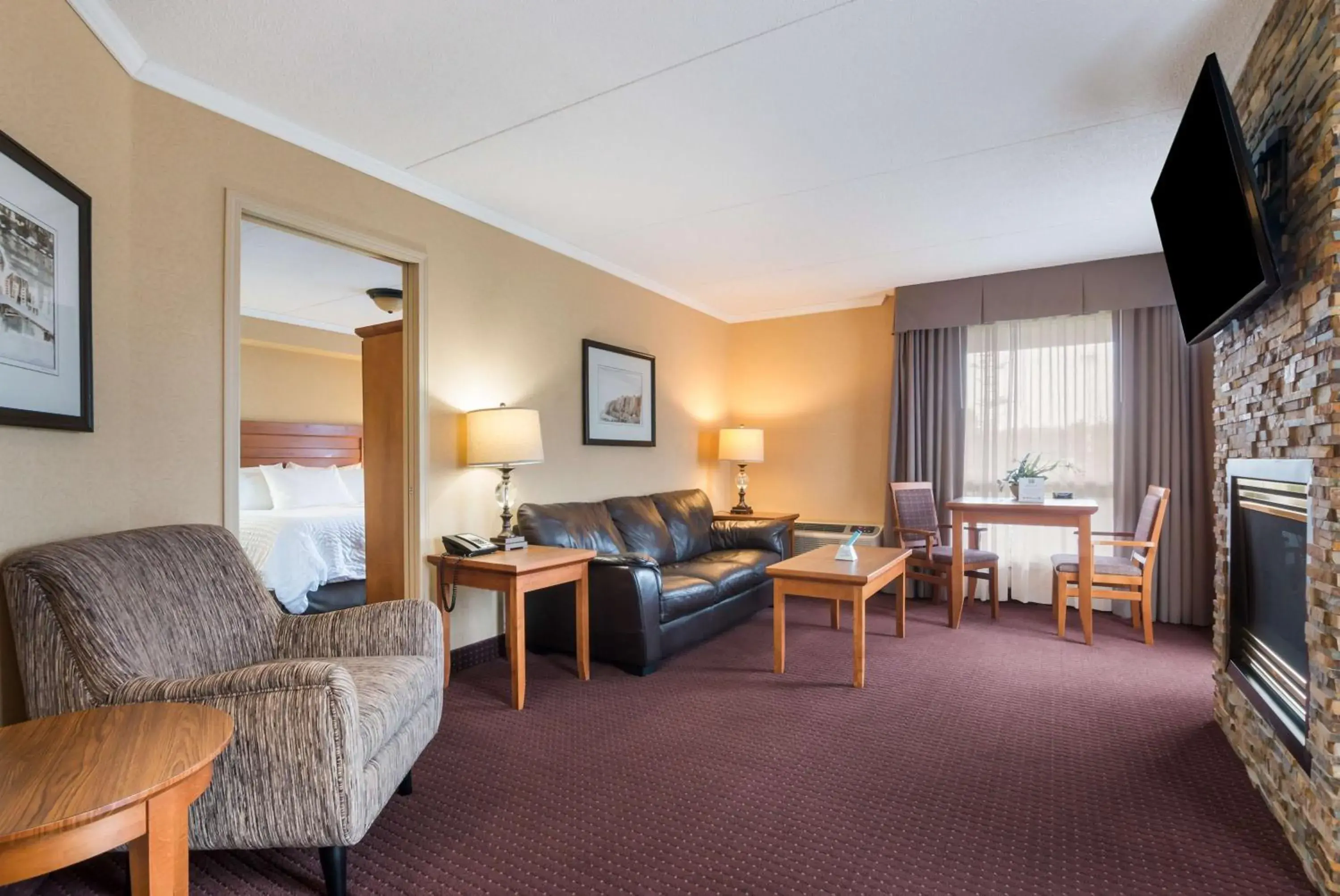 Bedroom, Seating Area in Best Western Plus NorWester Hotel & Conference Centre