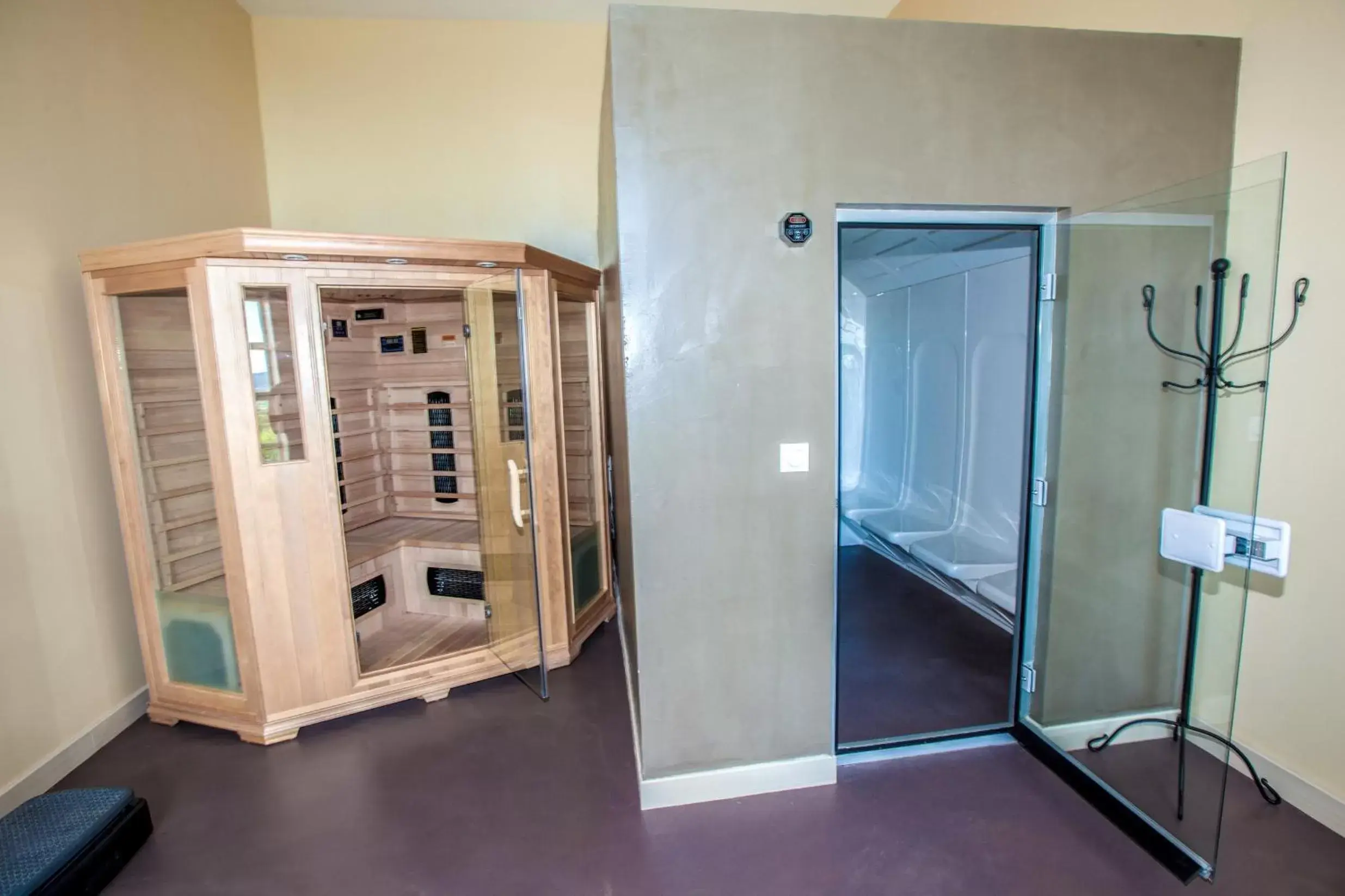 Spa and wellness centre/facilities, Bathroom in Château de Valloubière