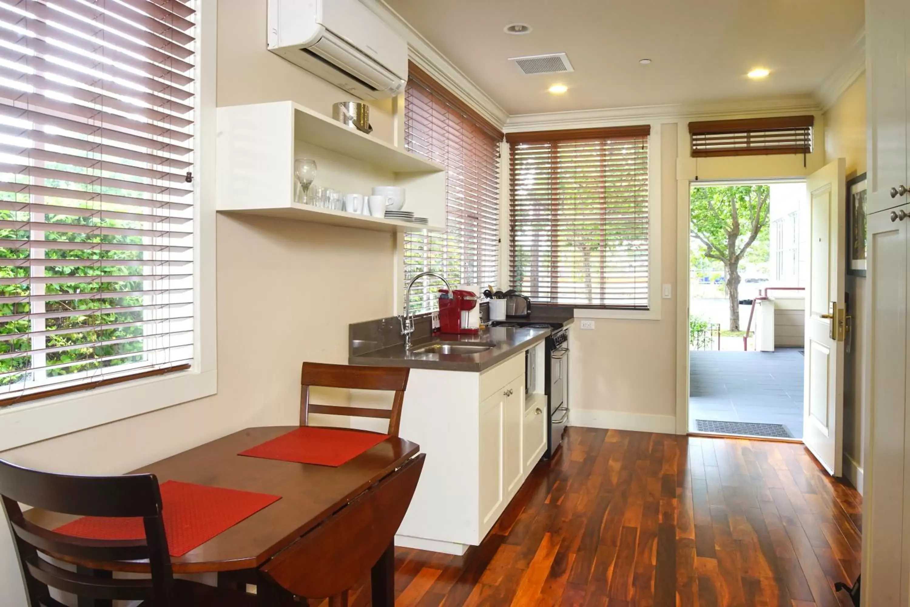 Kitchen/Kitchenette in Hotel Mac