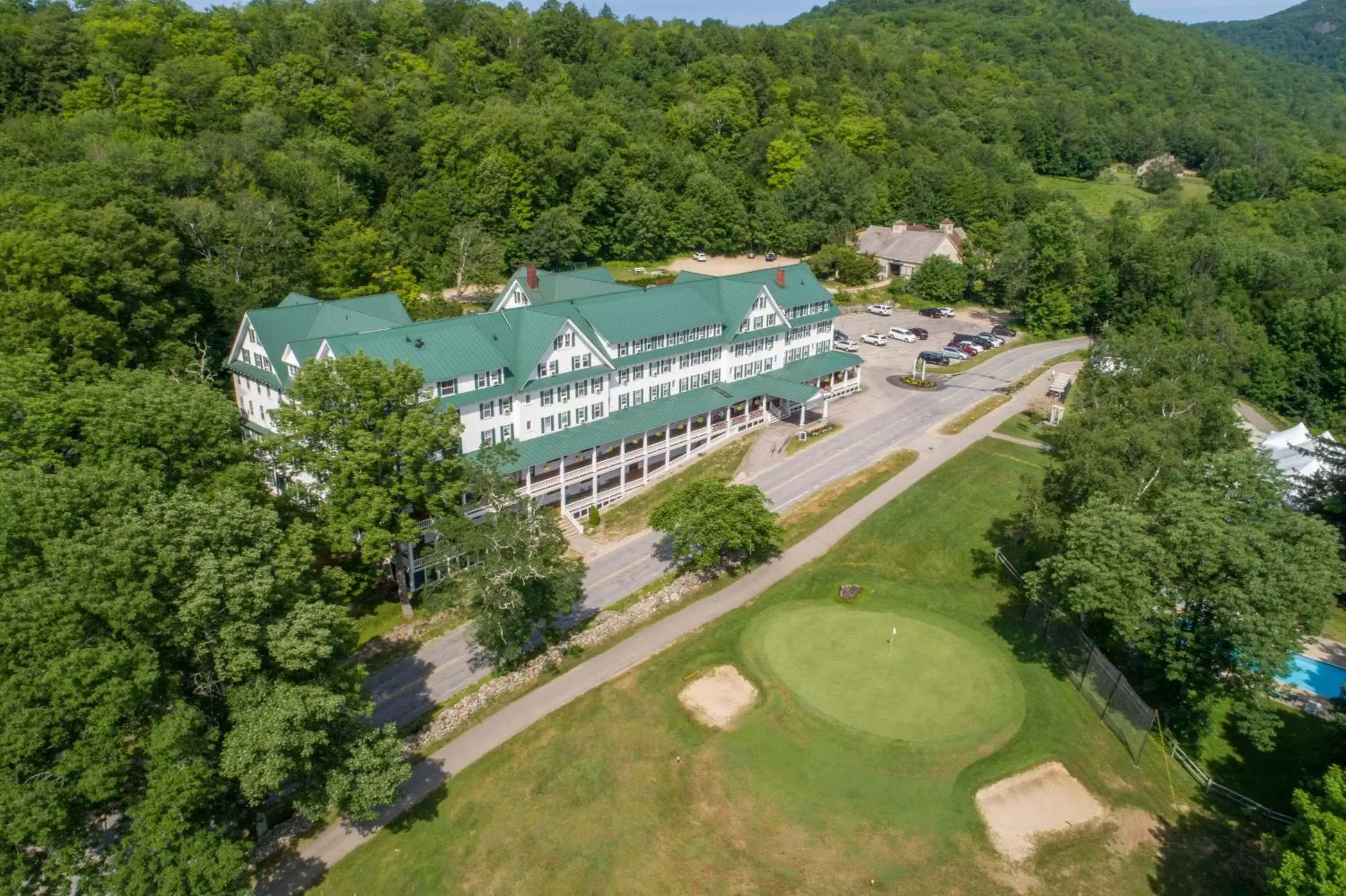 Property building, Bird's-eye View in Eagle Mountain House and Golf Club