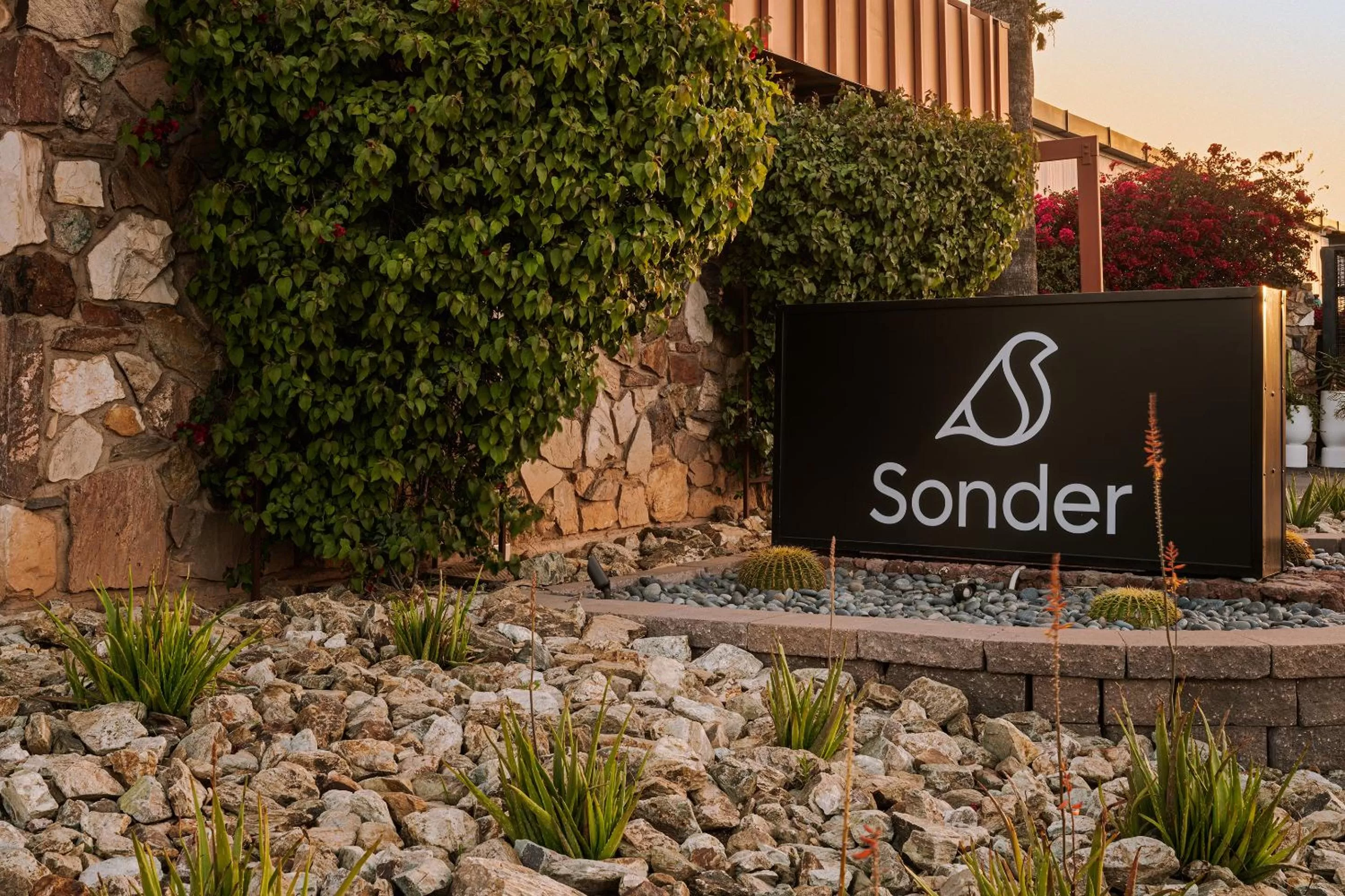 Facade/entrance, Property Logo/Sign in Sonder The Mariposa
