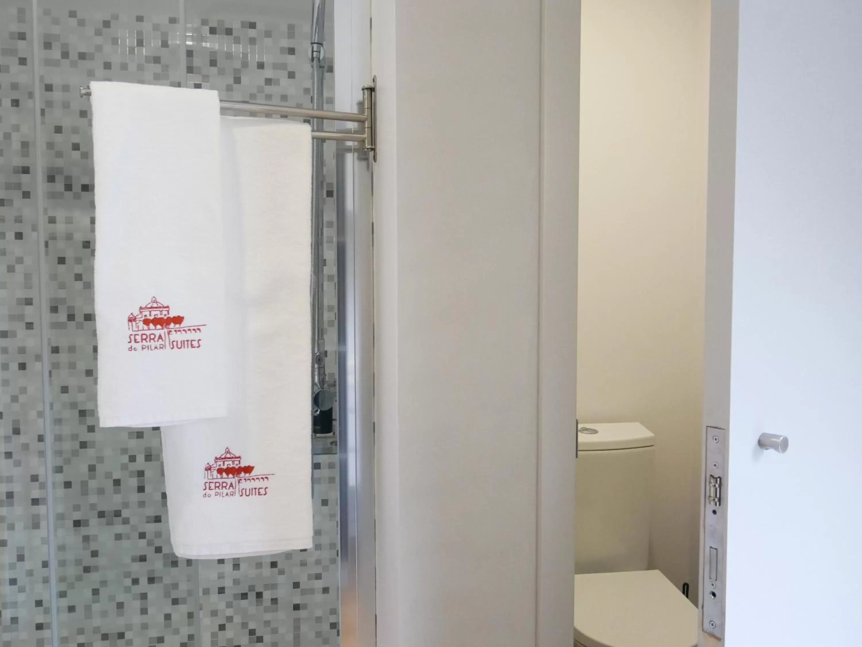 Shower, Bathroom in Serra do Pilar Porto Suites