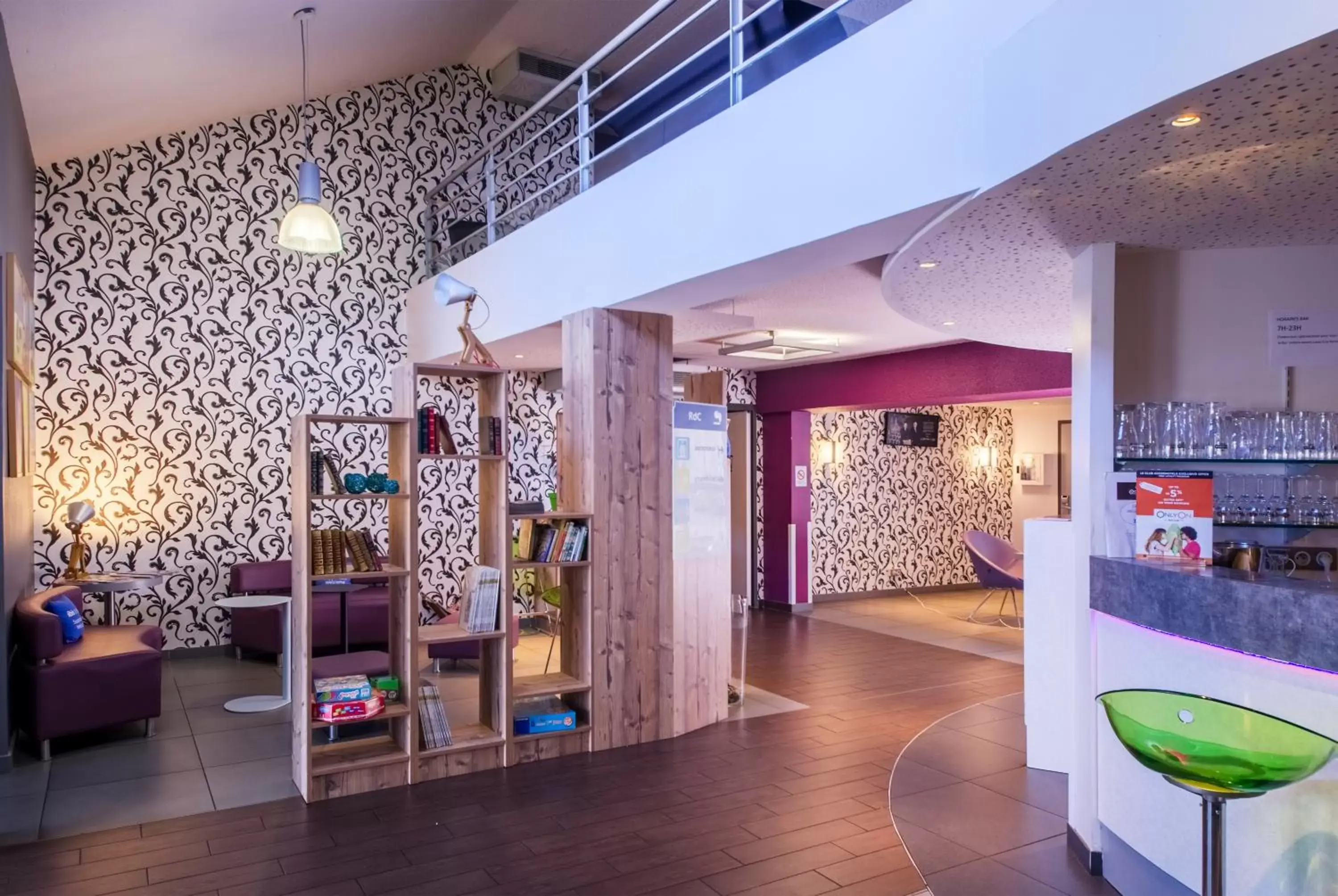 Library, Lobby/Reception in ibis styles Brive Ouest