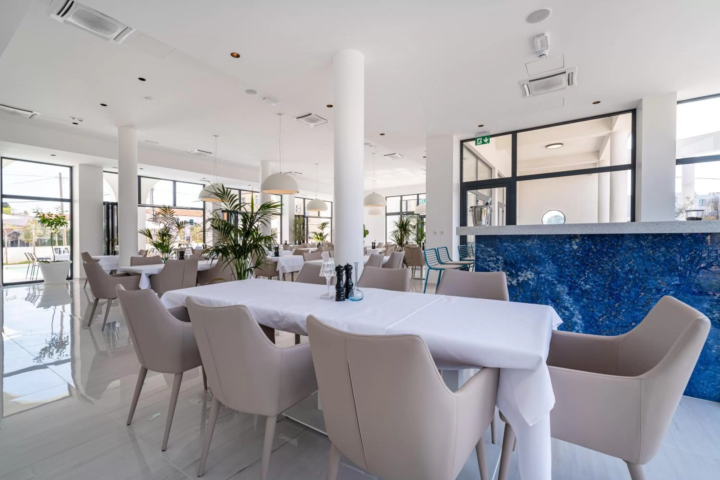 Restaurant/places to eat in Miramare Hotel