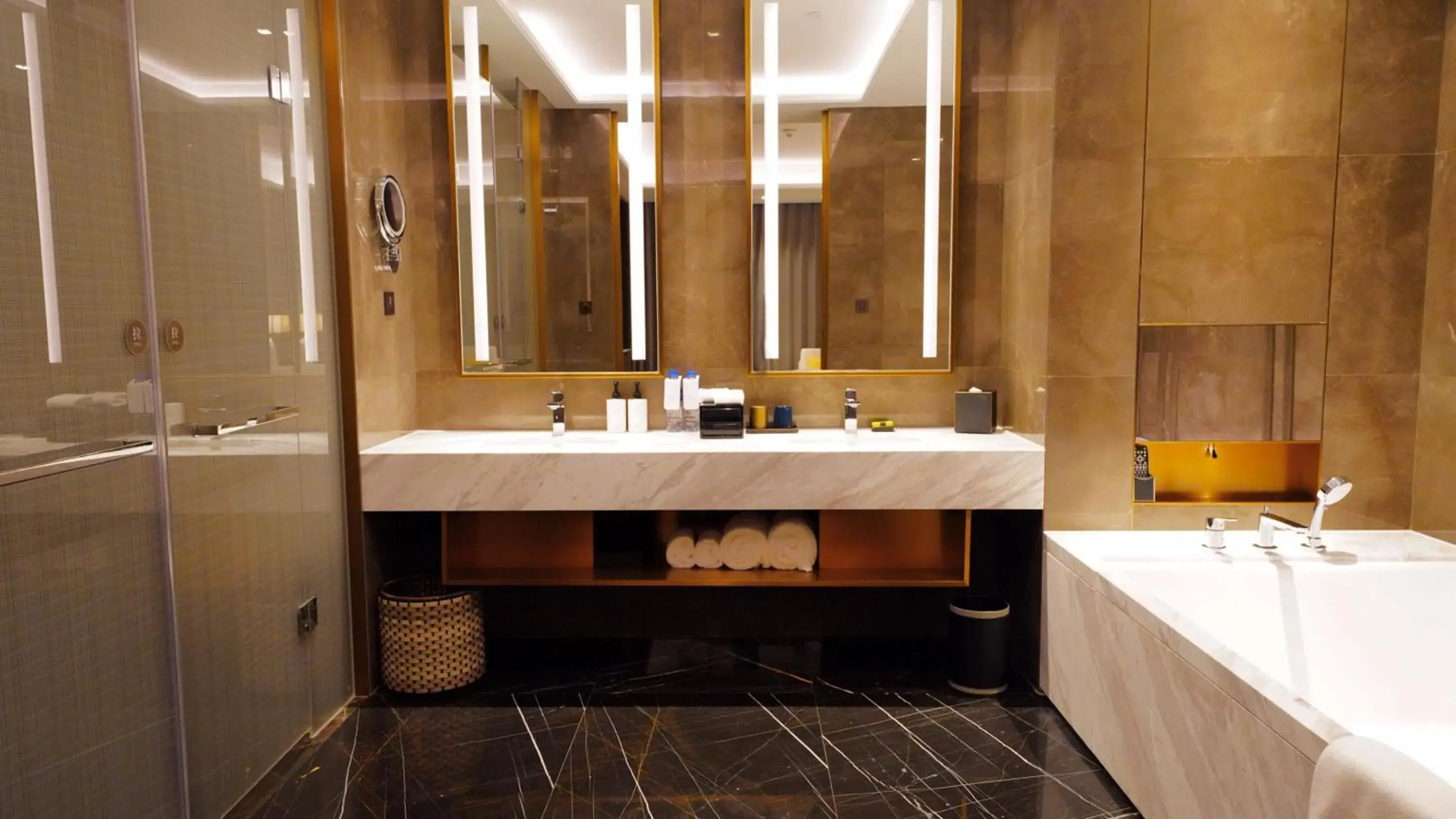 Photo of the whole room, Bathroom in InterContinental Ningbo, an IHG Hotel