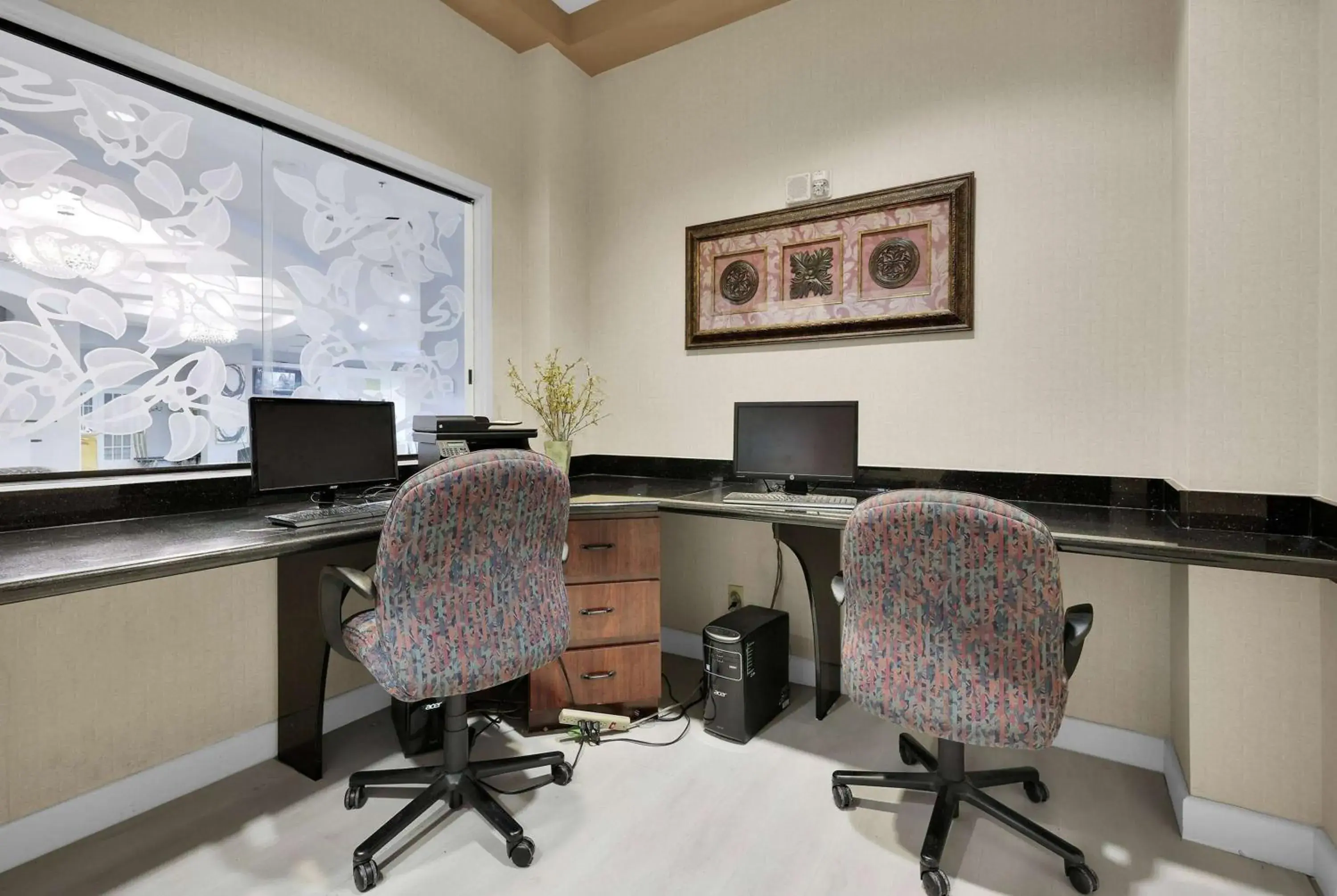Business facilities, Business Area/Conference Room in Ramada by Wyndham Jacksonville I-95 by Butler Blvd