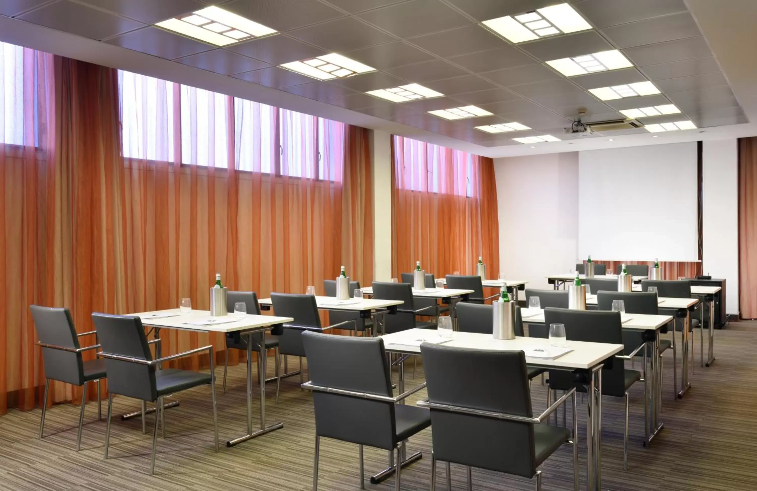 Meeting/conference room in UNAHOTELS Mediterraneo Milano