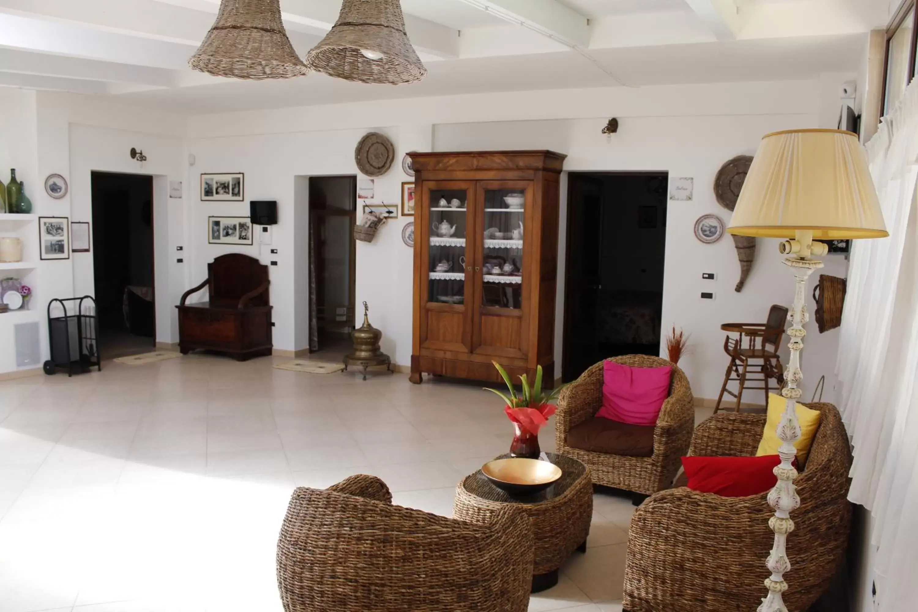 Communal lounge/ TV room, Seating Area in B&B Barletta Acasamia con Parcheggio Privato