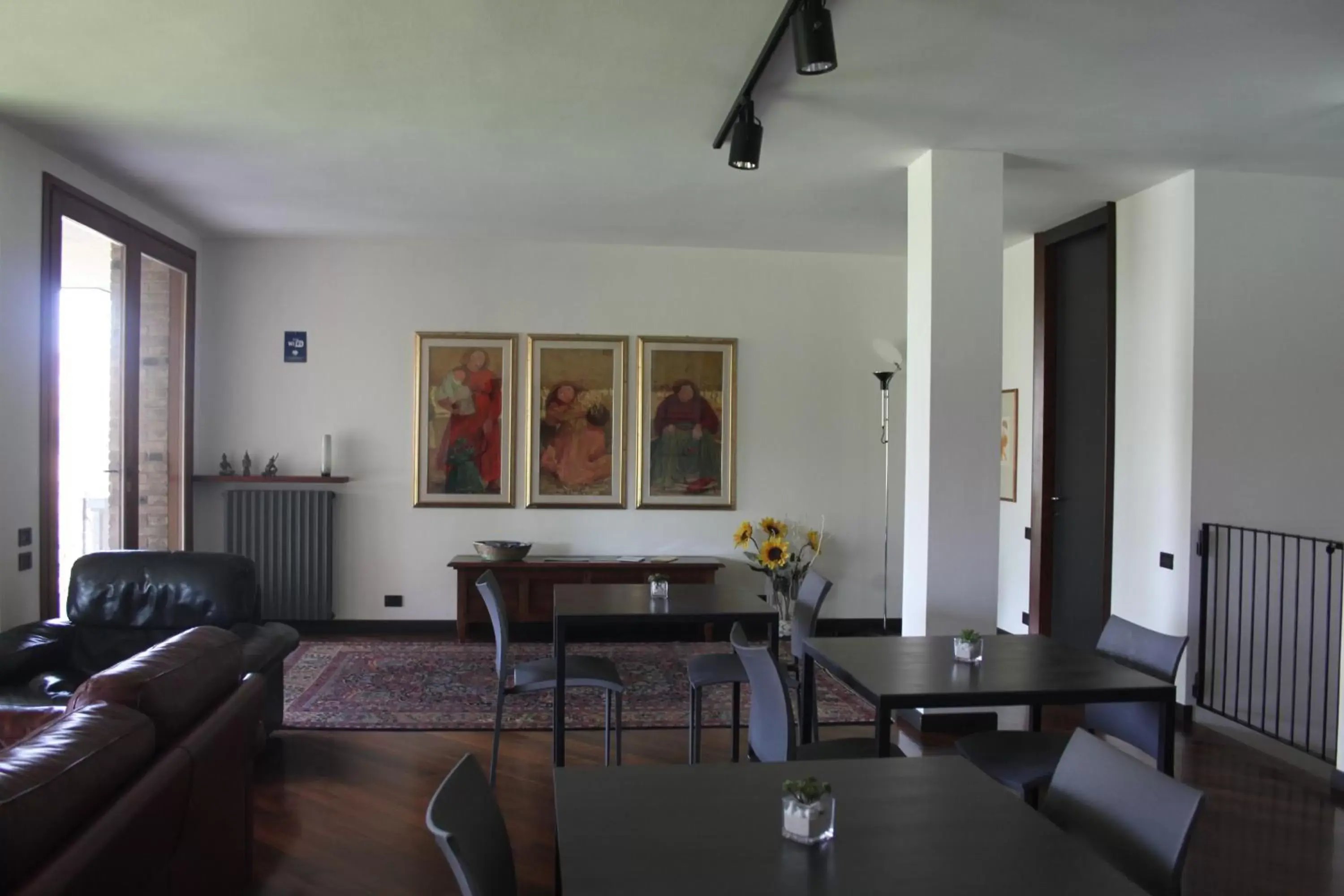 Communal lounge/ TV room, Dining Area in Villa Onorina