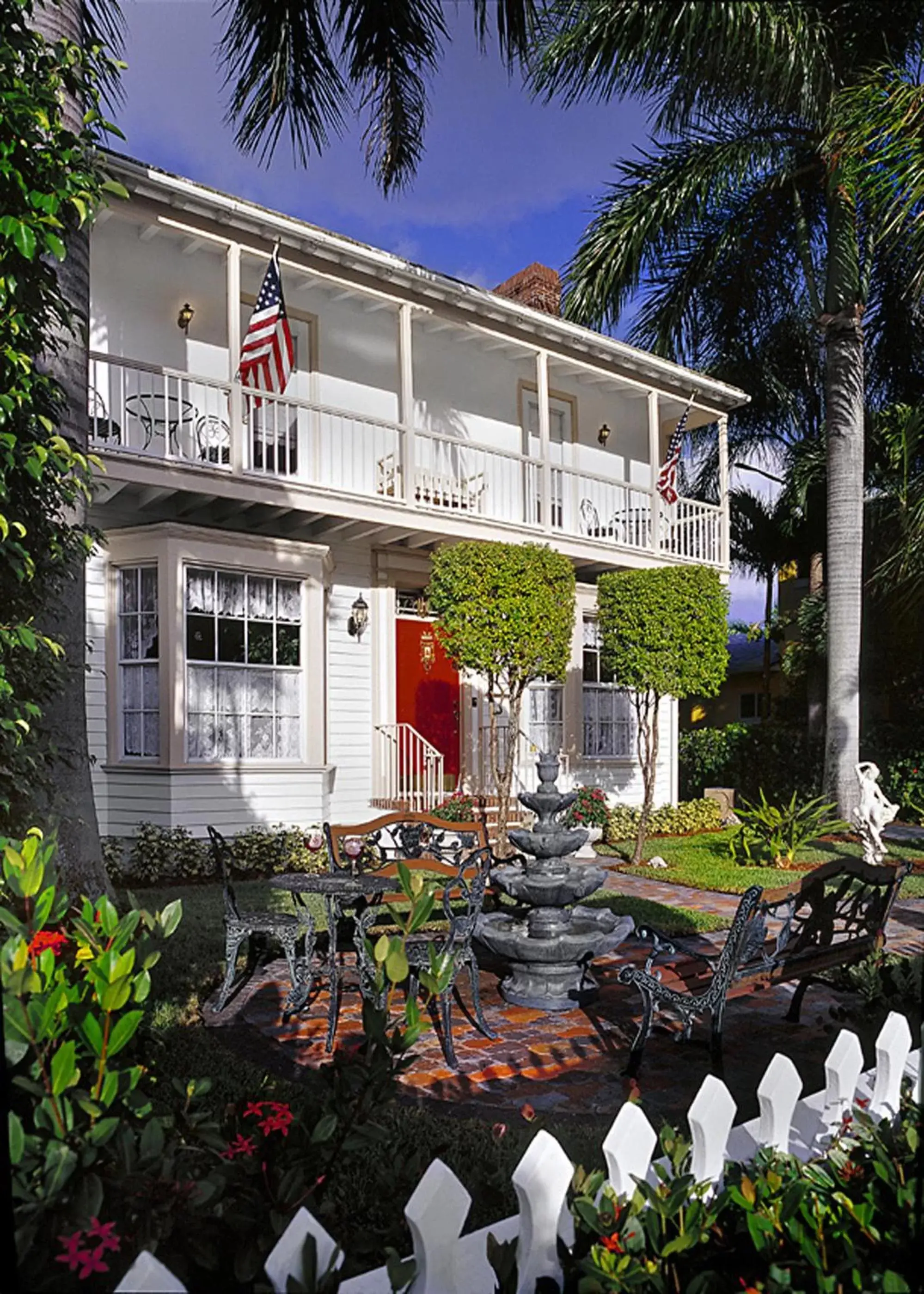 Facade/entrance, Property Building in Sabal Palm House Bed and Breakfast