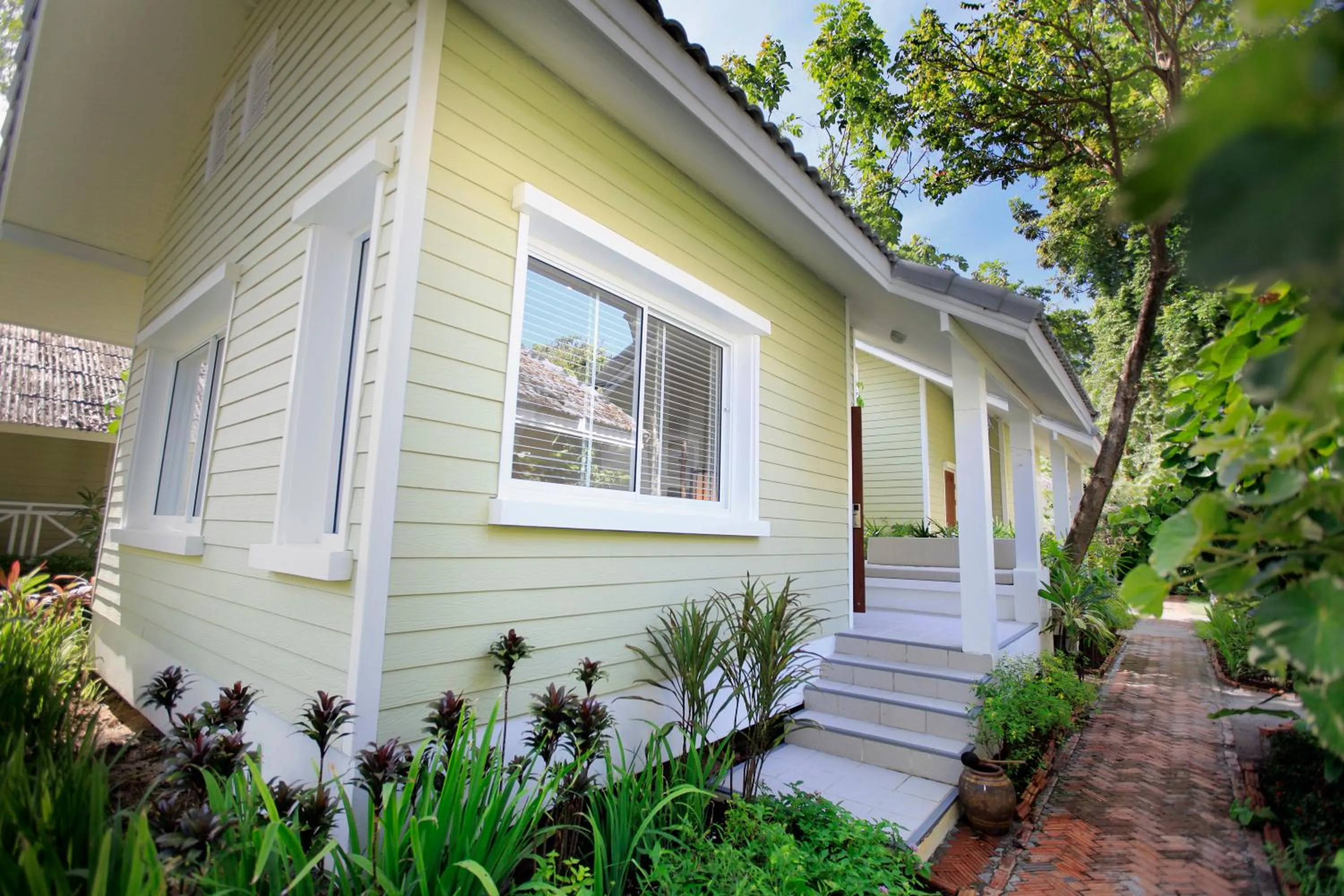 Facade/entrance in King's Garden Resort - SHA Plus