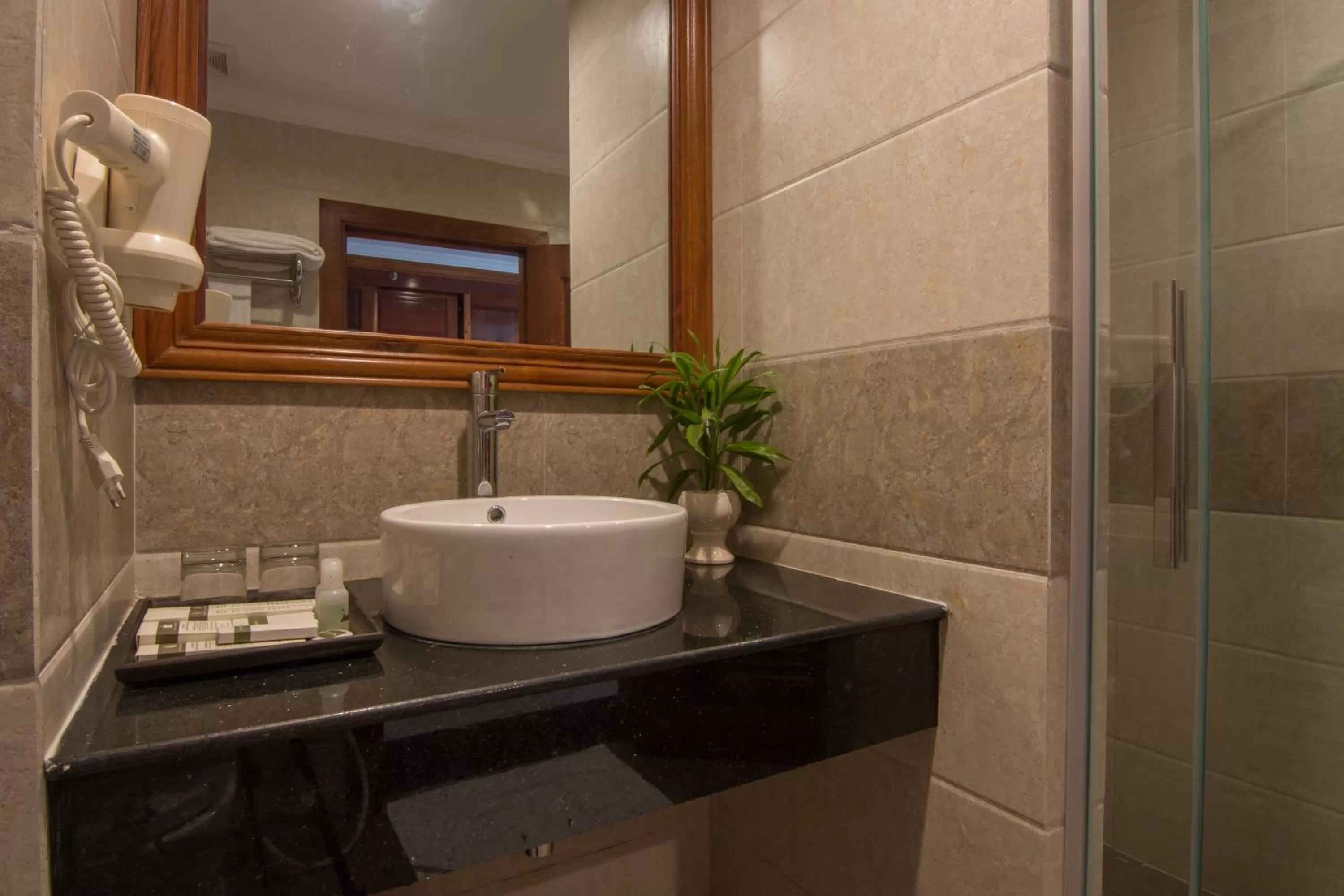 Bathroom in Glorious Hotel