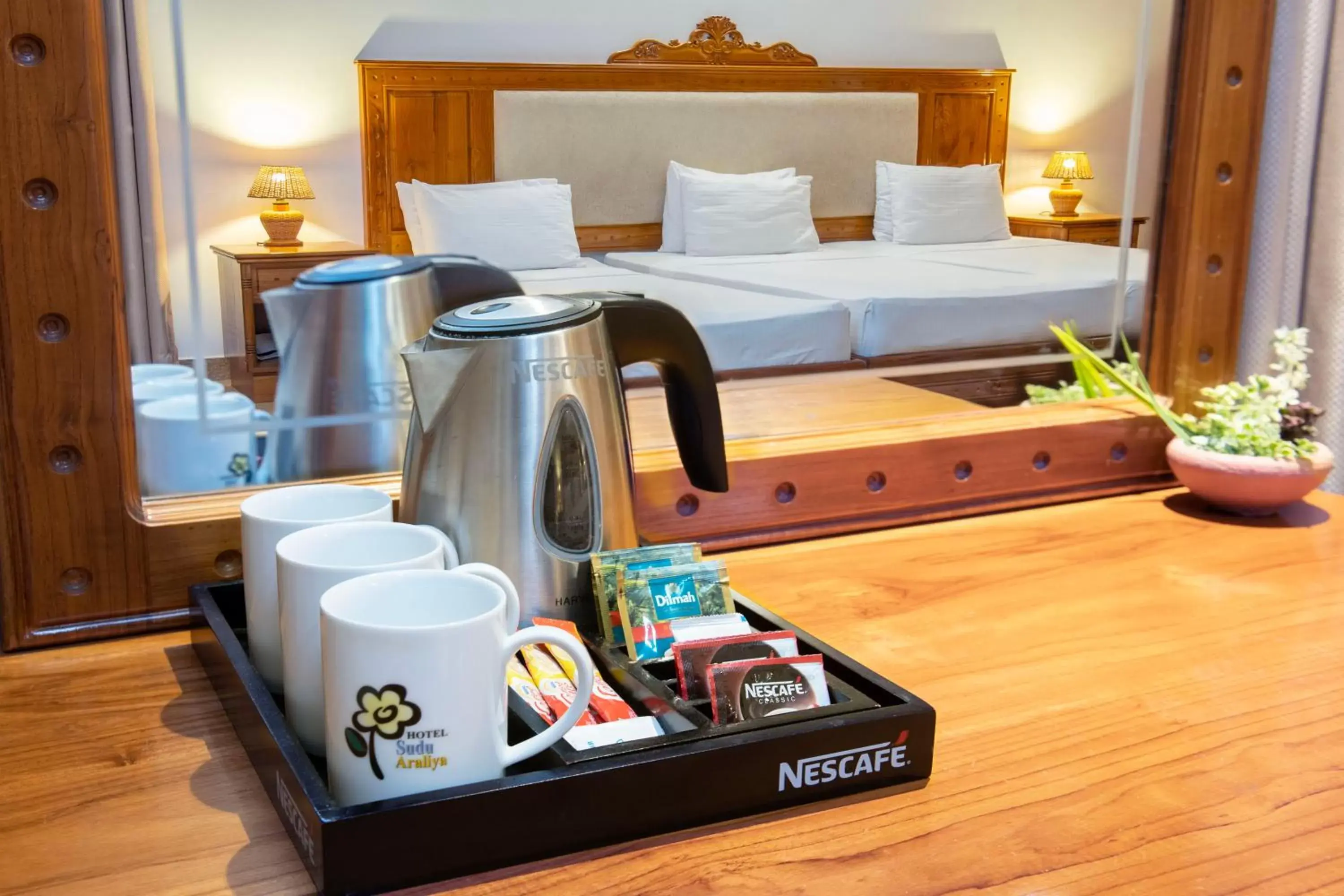 Coffee/tea facilities, Bed in Hotel Sudu Araliya