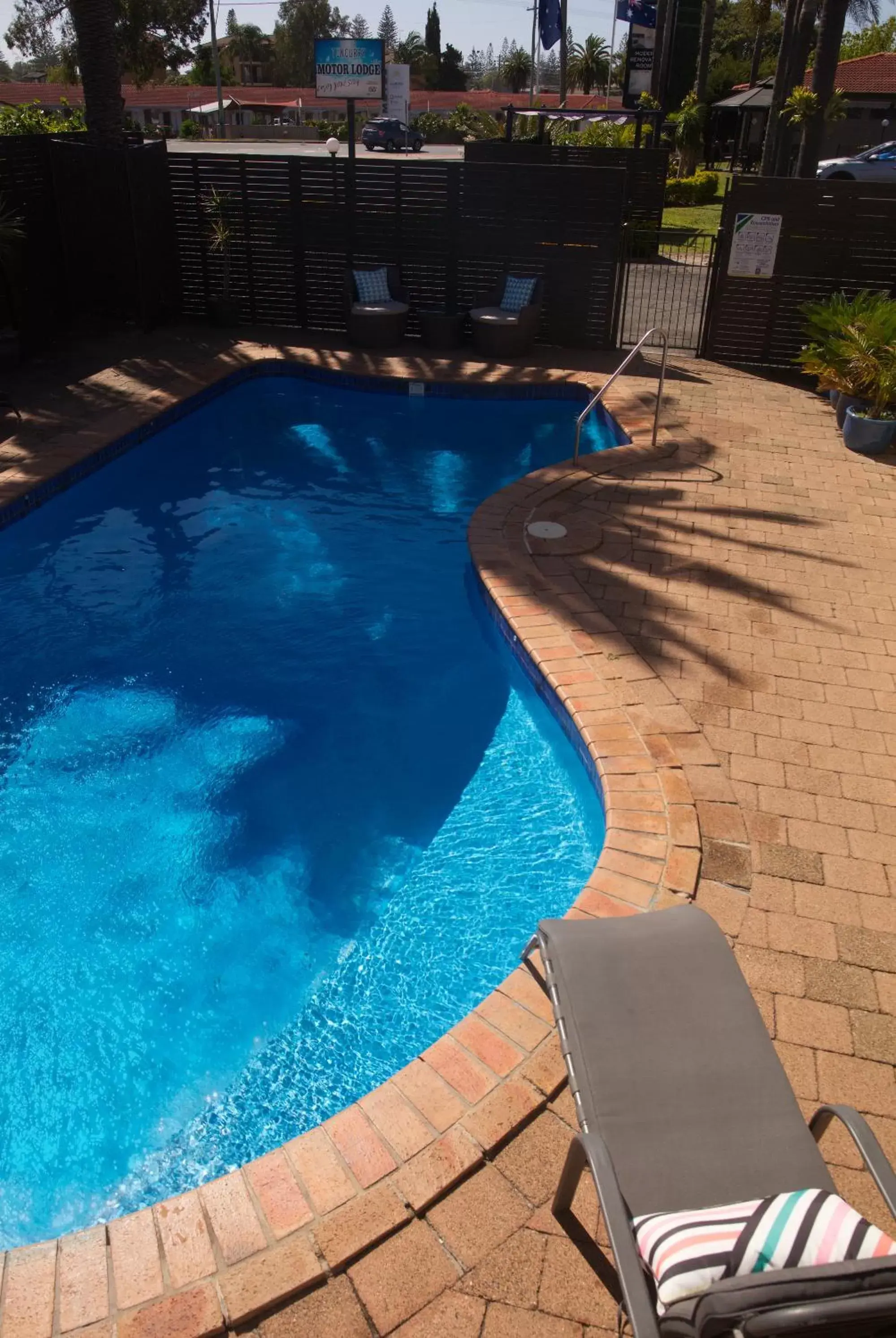 Property building, Swimming Pool in Tuncurry Motor Lodge