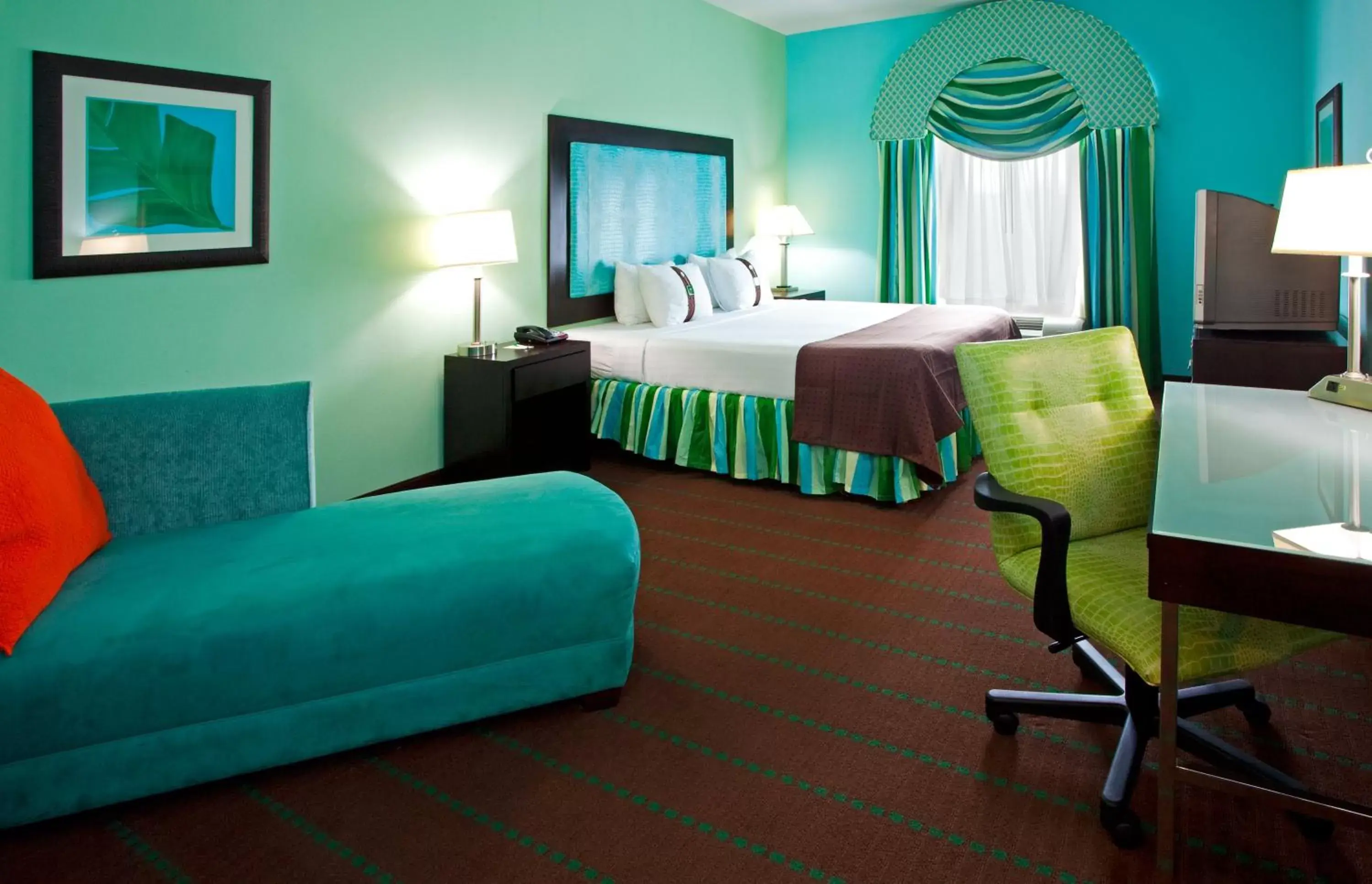 Photo of the whole room, Bed in Holiday Inn Hotel & Suites Ocala Conference Center, an IHG Hotel