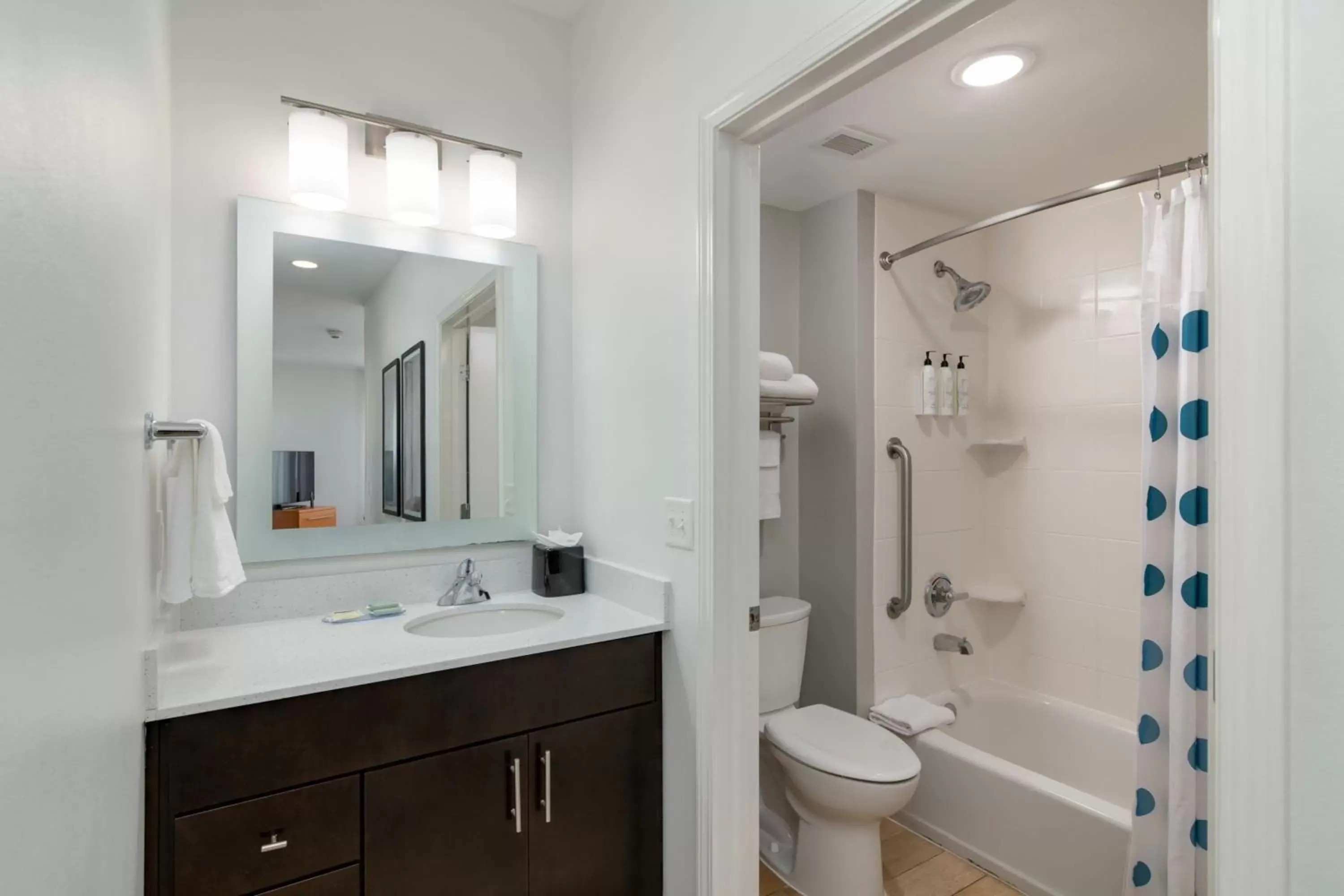 Bedroom, Bathroom in TownePlace Suites by Marriott Dallas McKinney