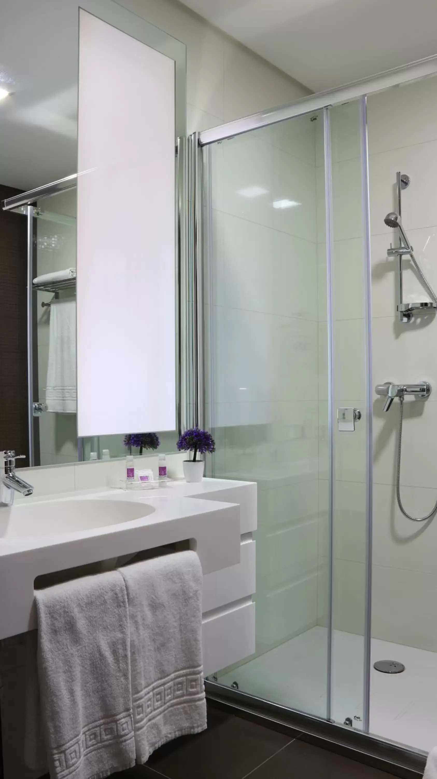 Bathroom in Hotel Monte Lírio