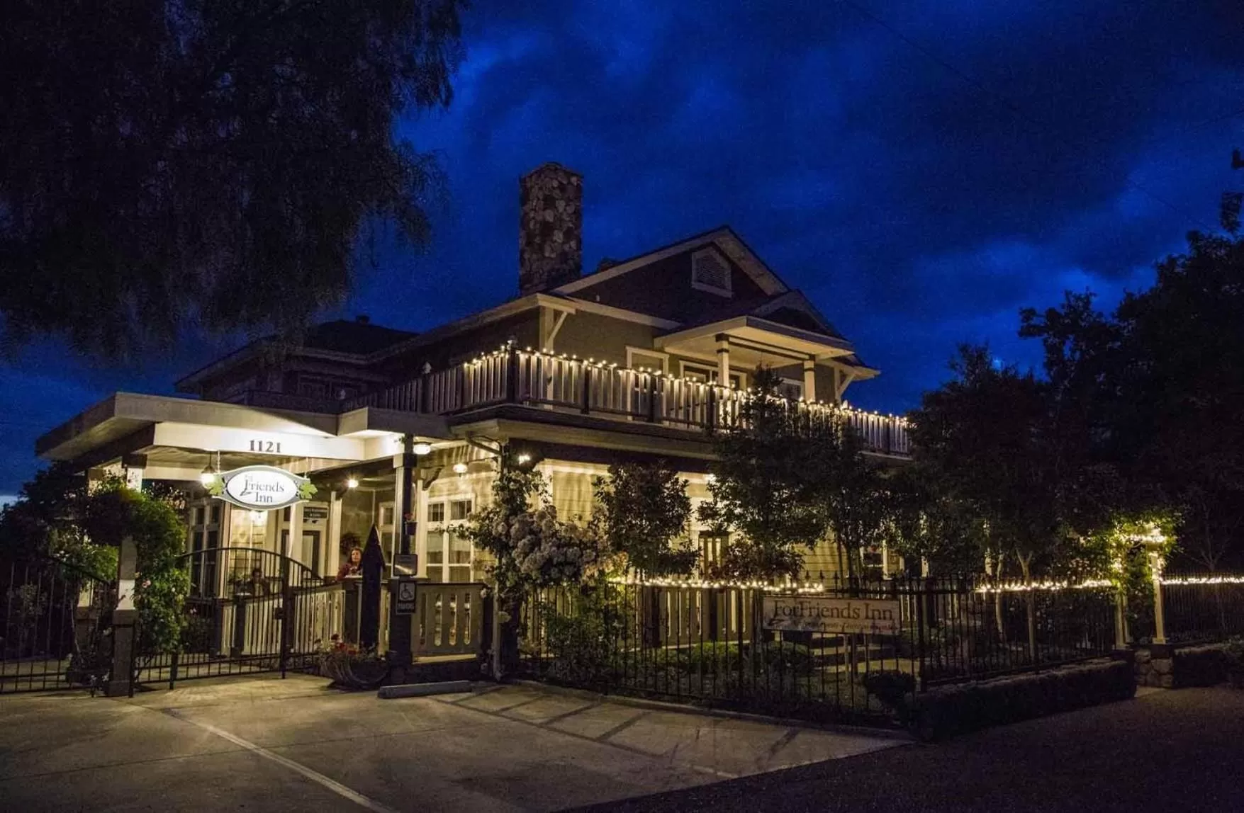 Property building in ForFriends Inn Wine Country Bed and Breakfast