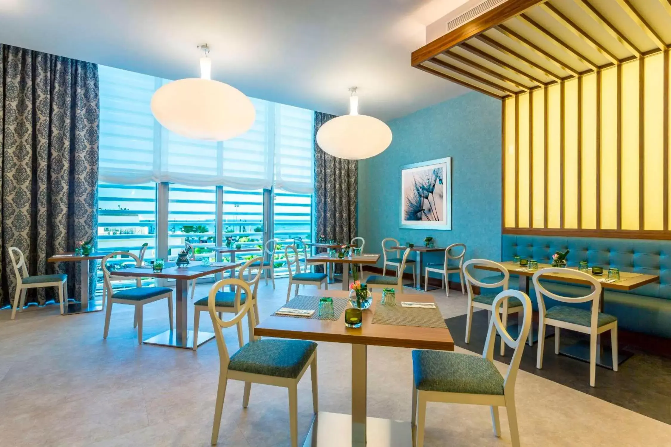 Restaurant/Places to Eat in Hilton Garden Inn Tanger City Centre